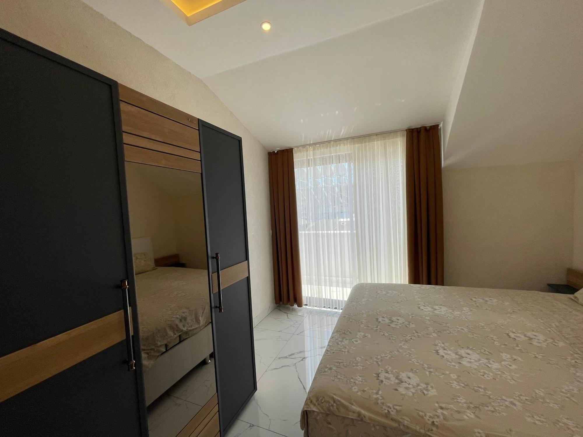Apartment Family Near Cleopatra