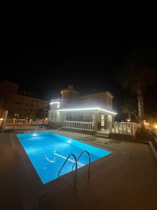 Villa Gold Da Oezel Havuzlu Muhtesem *