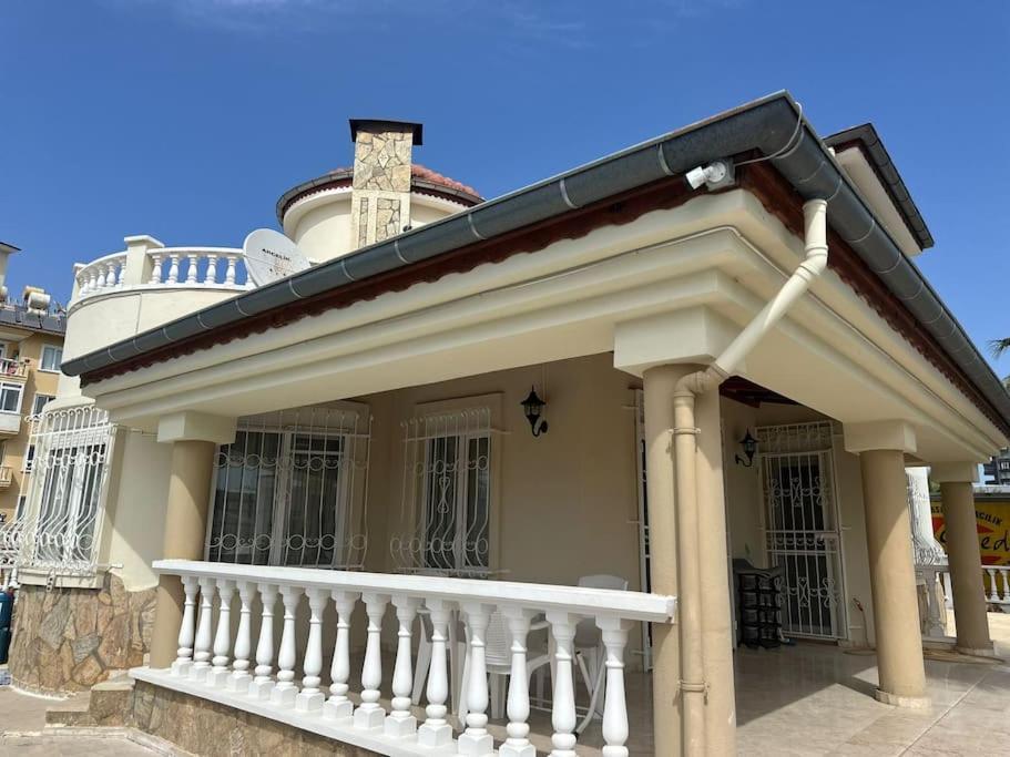 Villa Gold Da Oezel Havuzlu Muhtesem