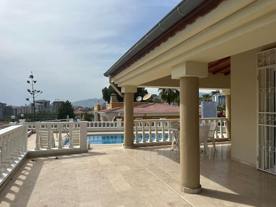 Villa Gold Da Oezel Havuzlu Muhtesem *