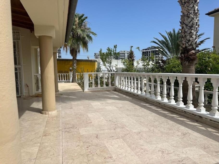 Villa Gold Da Oezel Havuzlu Muhtesem