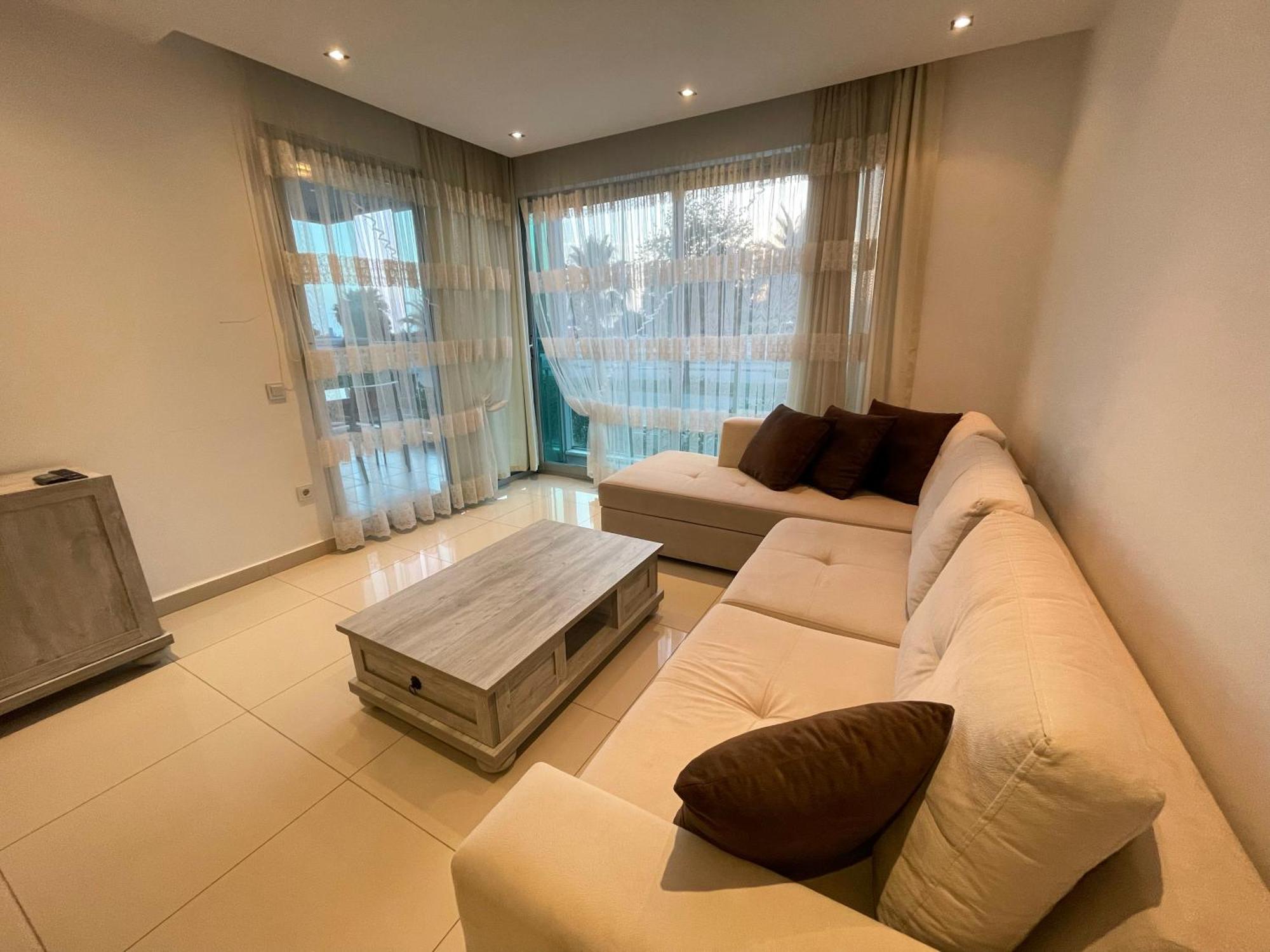 Sa Apartments! 300m To The Appartement