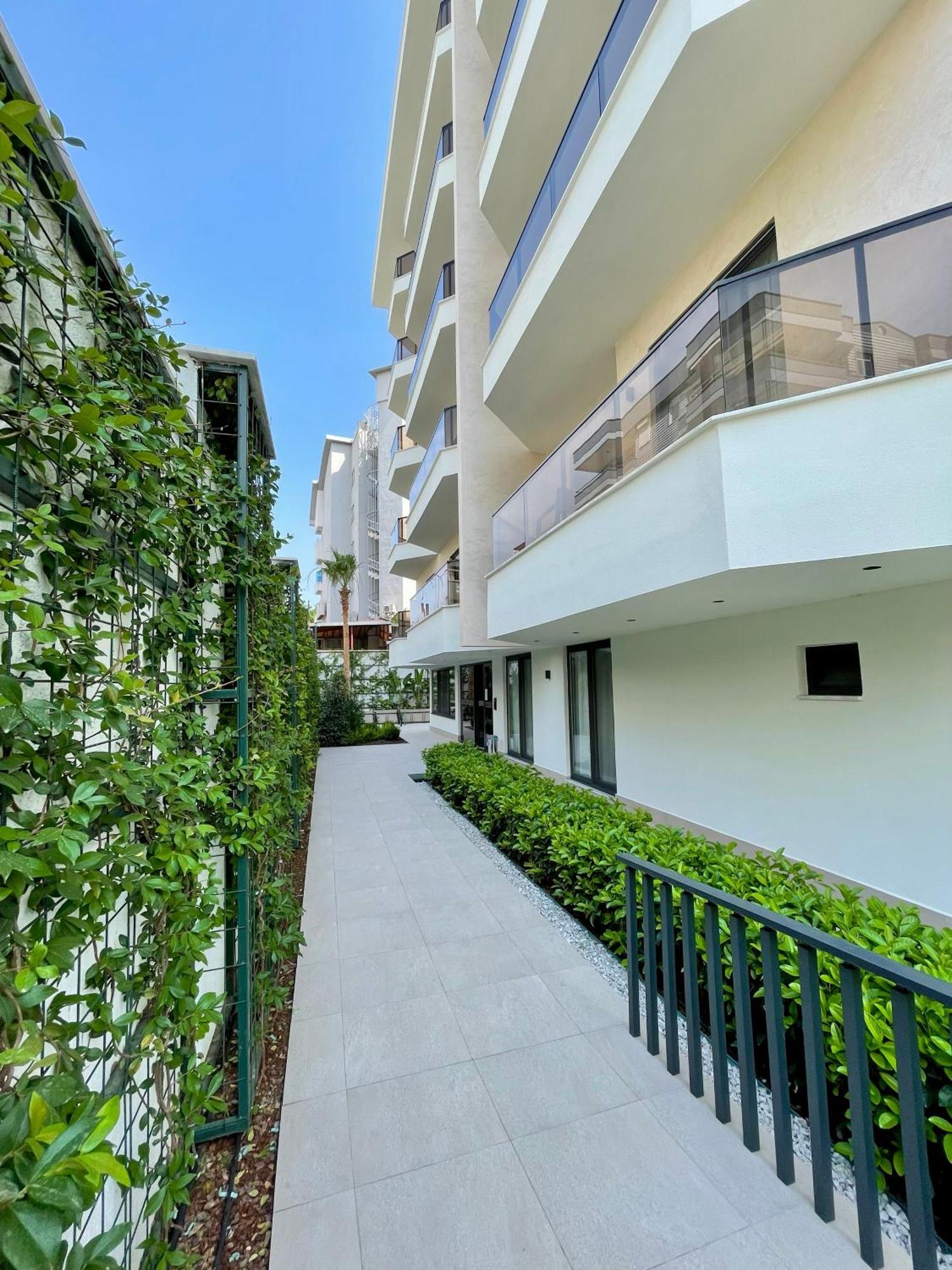 Apartment Luxury 1bd Flat 300m To The