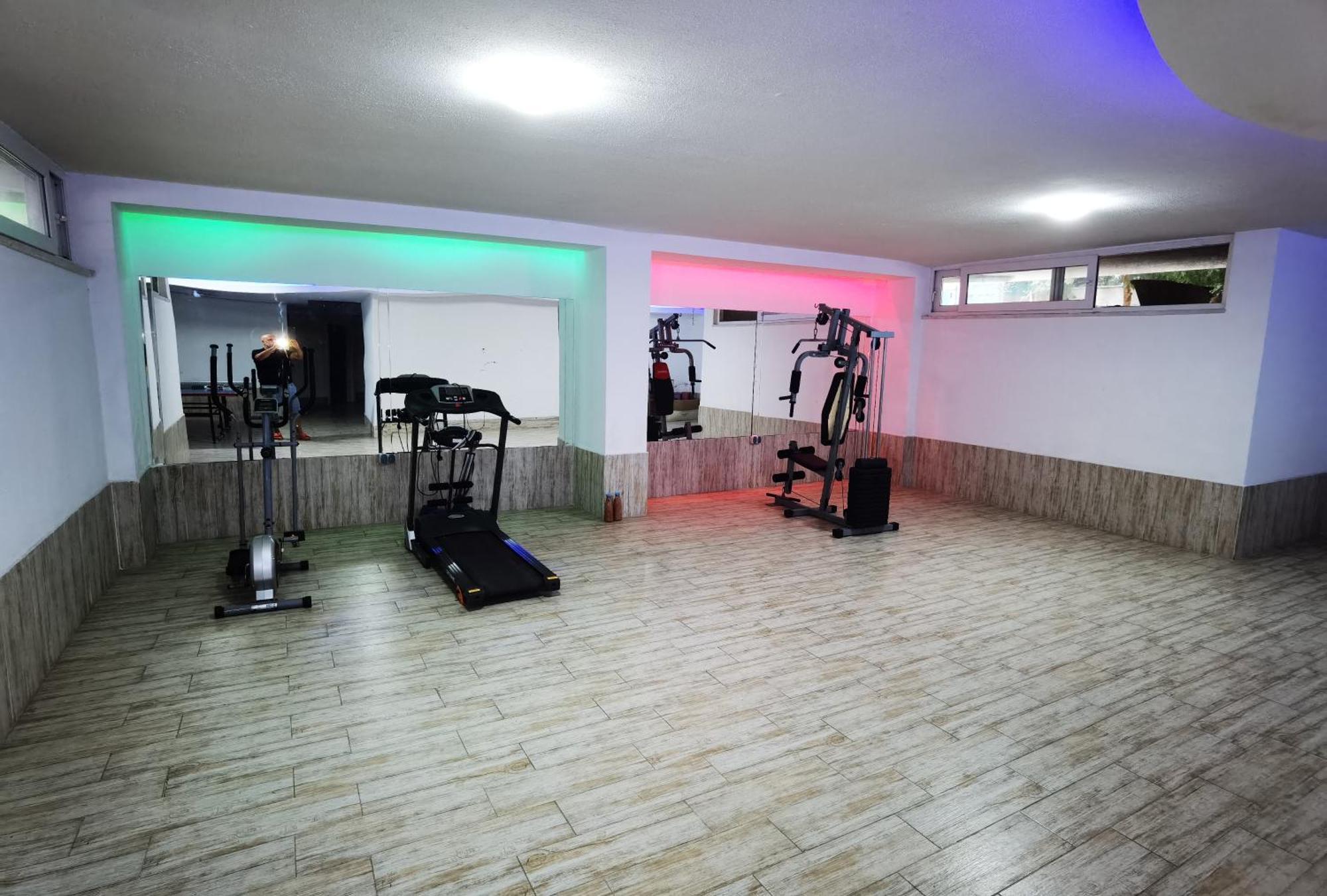 Apartment White Gold