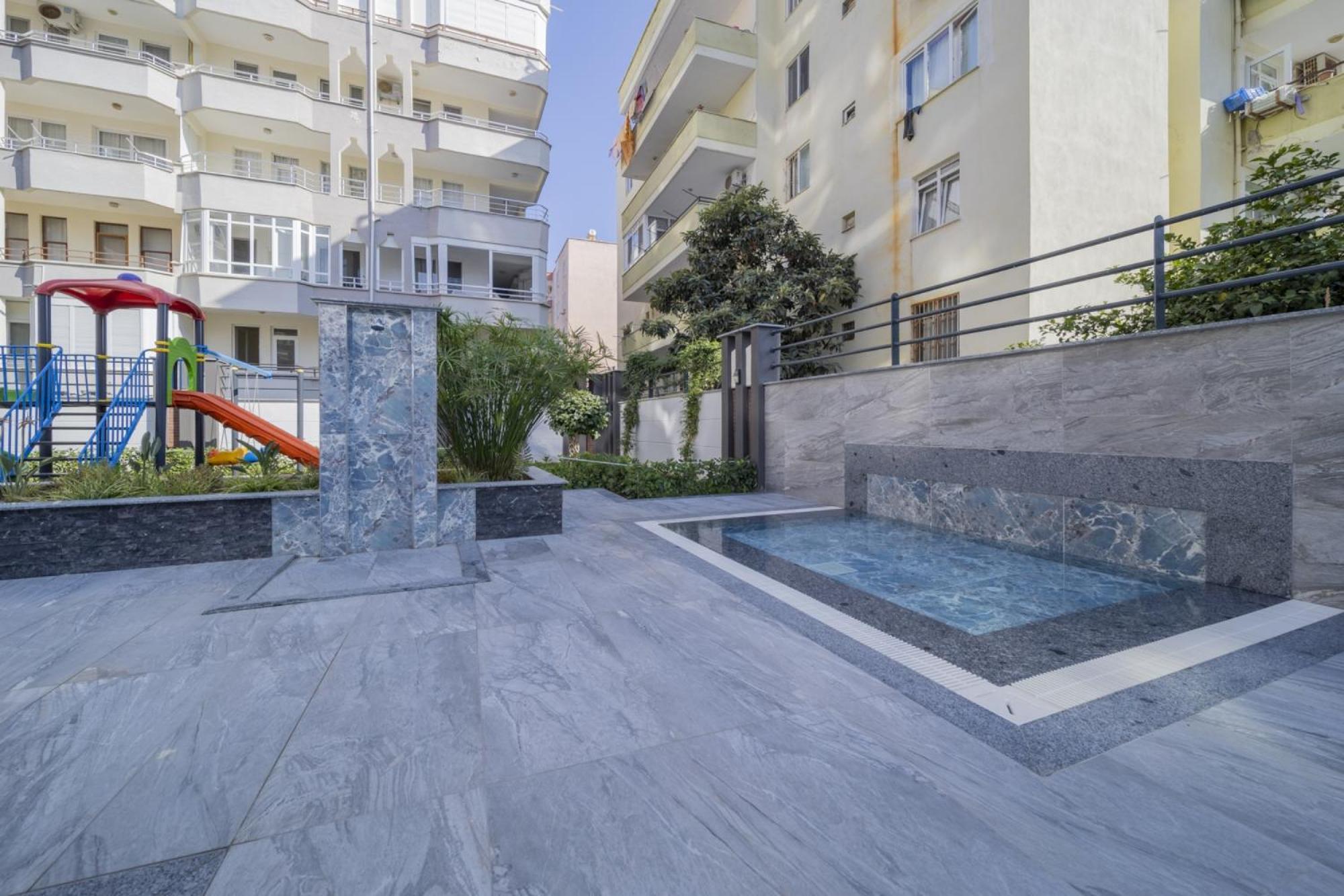 Apartment Pleasant Flat Within 5 Min To The Beach With Balcony In