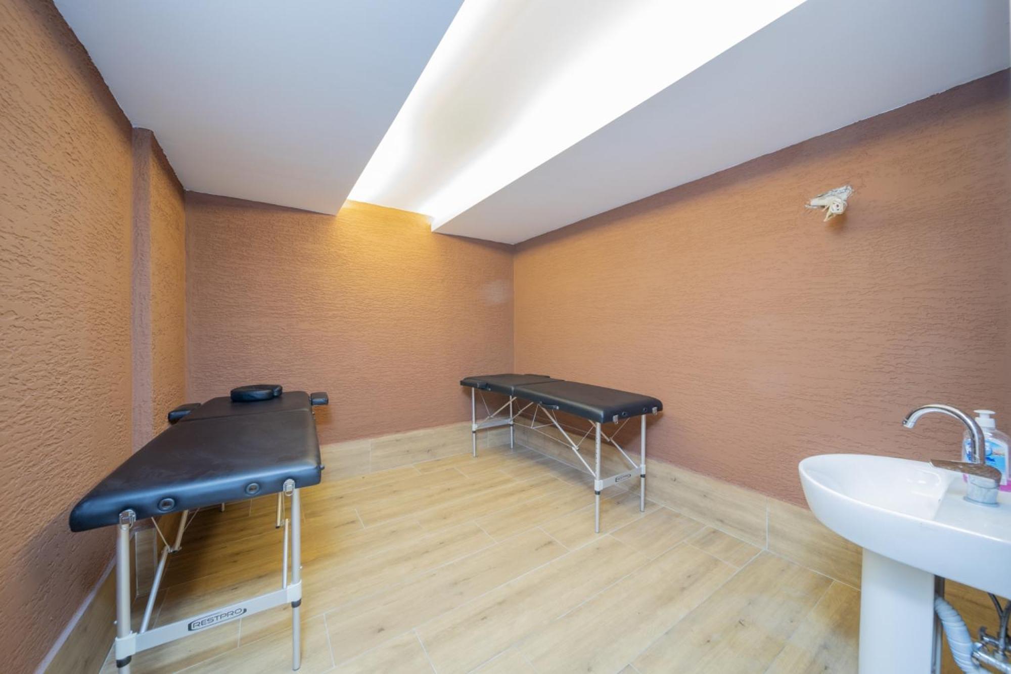 Pleasant Flat Within 5 Min To The Beach With Balcony In *