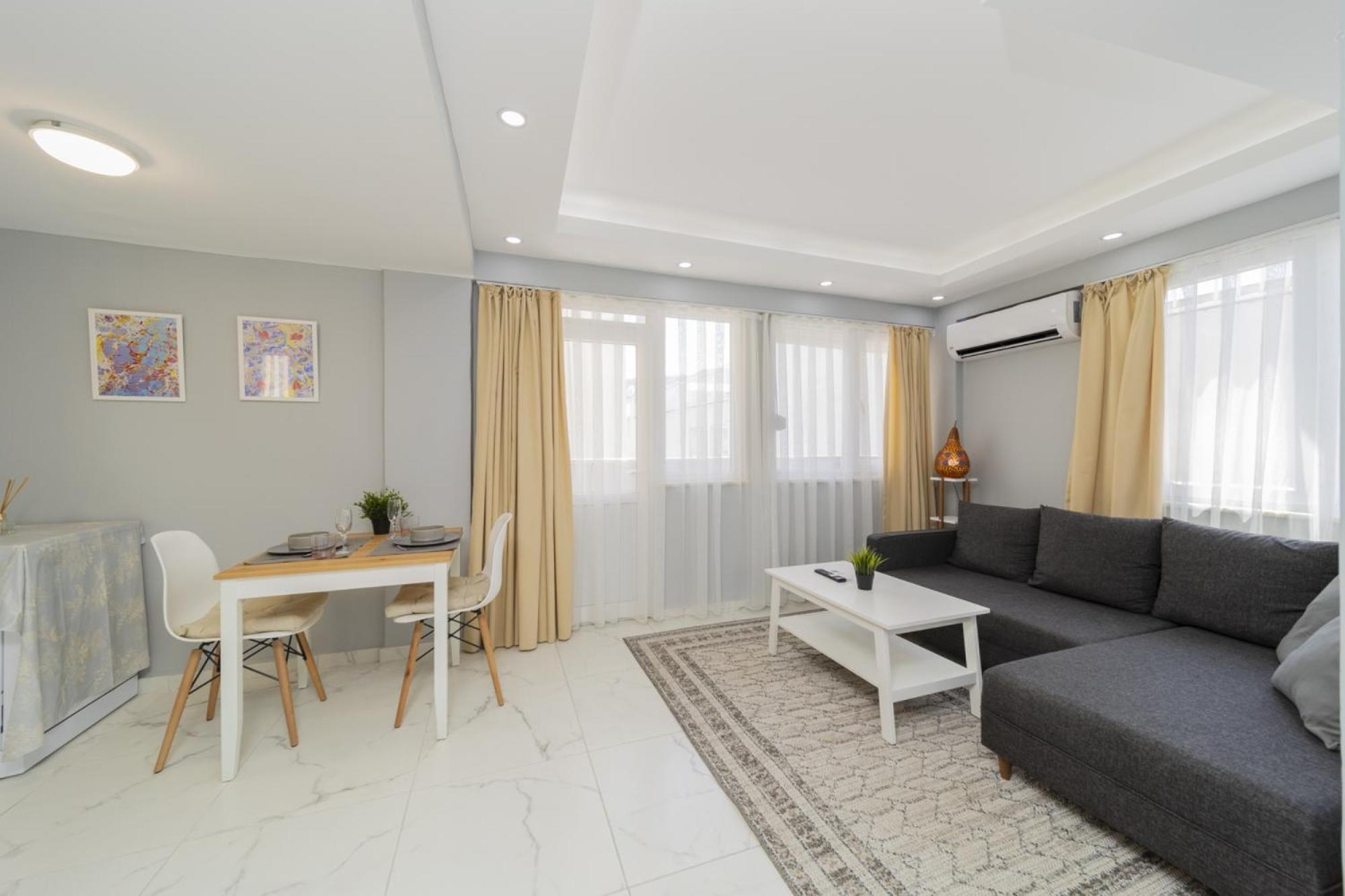 Cozy Flat W Balcony 5 Min To Beach In Apartment *