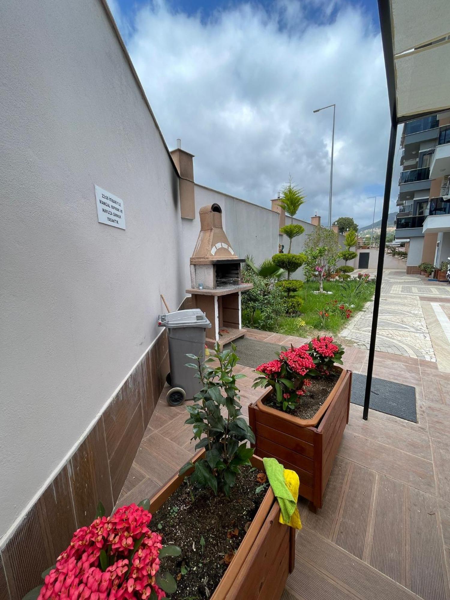 Kestel 4 Apartment