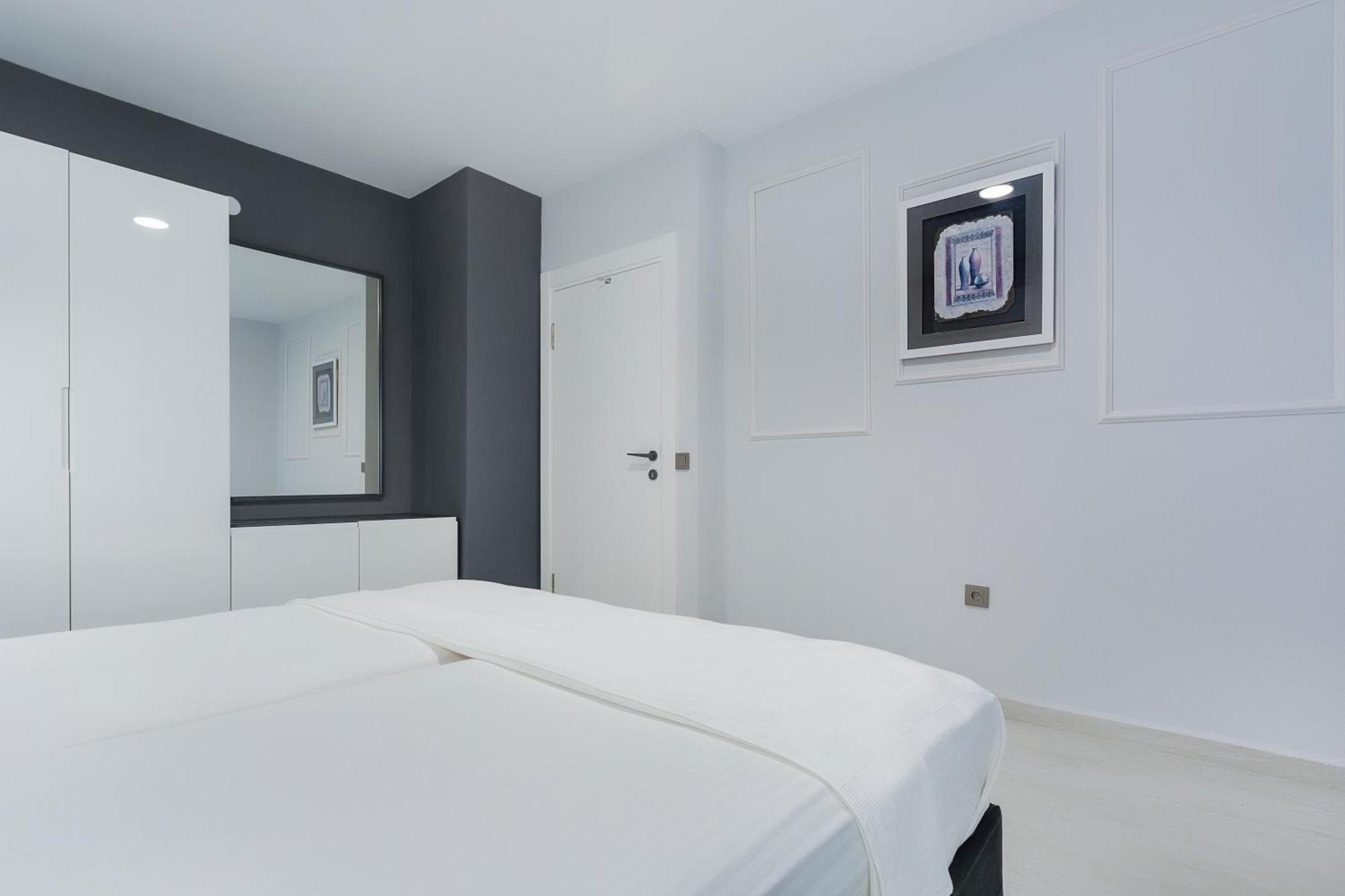 Twin Aparthotel 3*