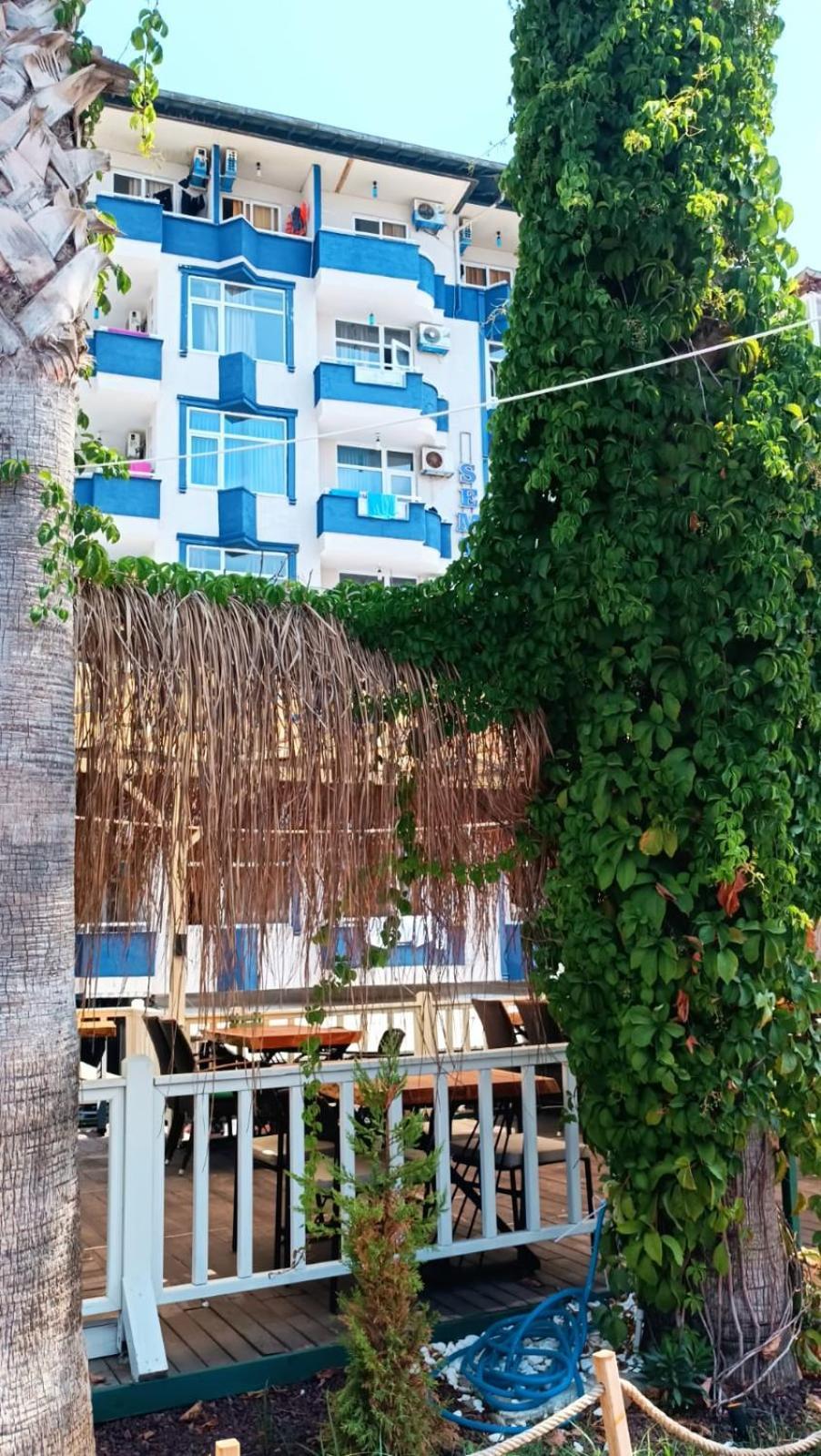 Semt Luna Hotel