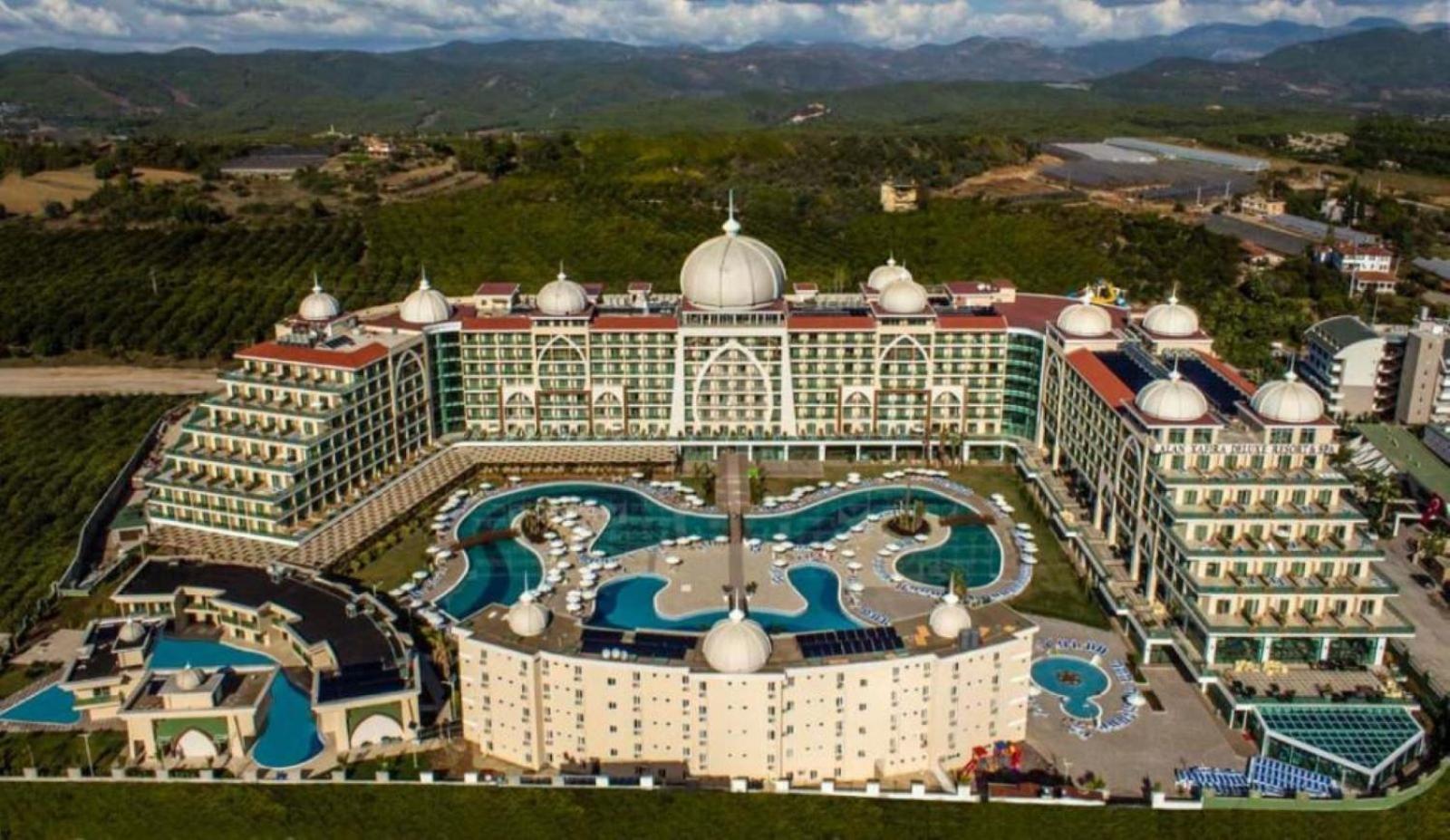 Xafira Deluxe & Hotel