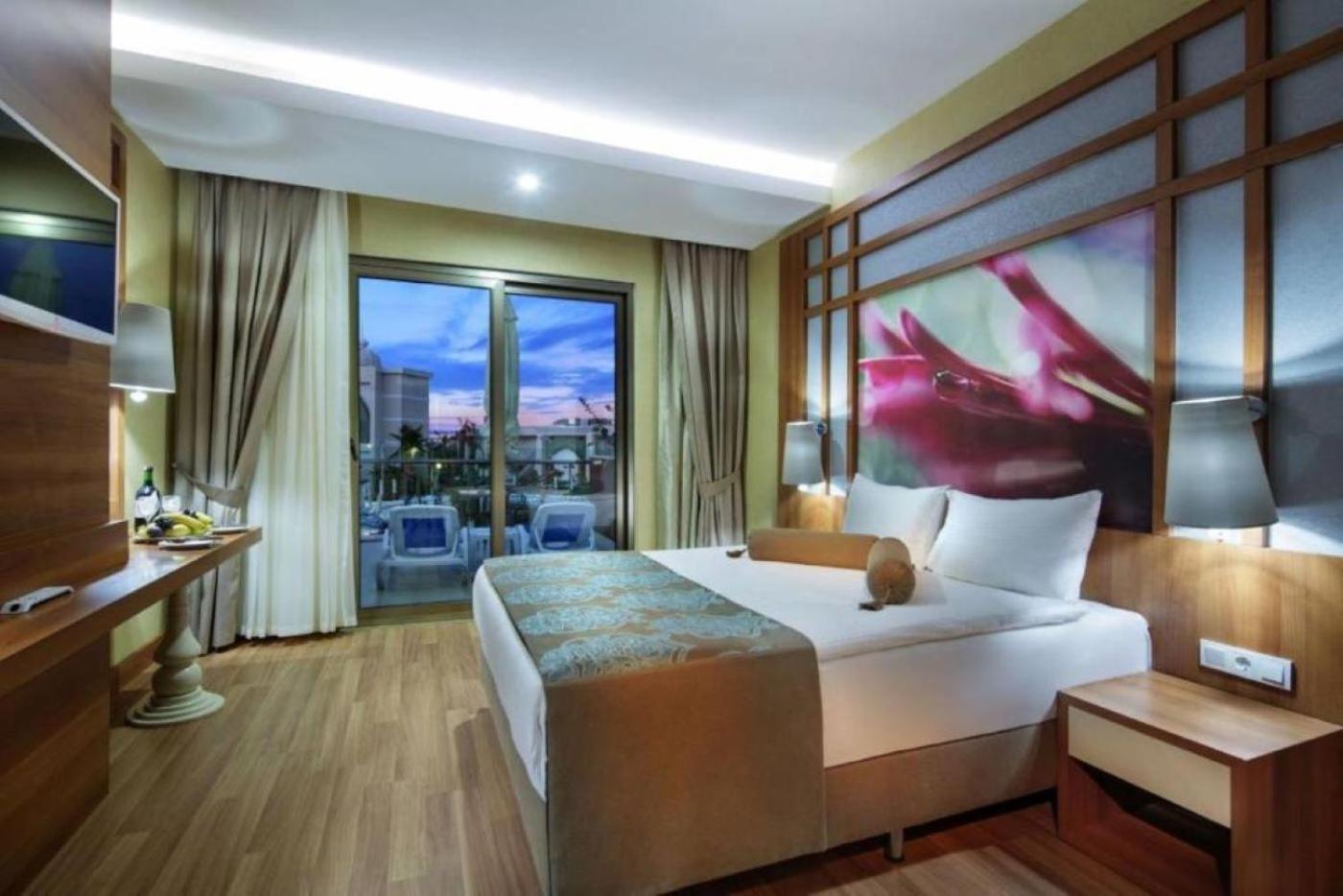 Xafira Deluxe & Hotel