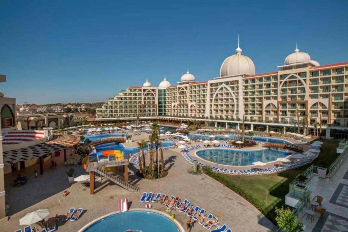 Xafira Deluxe & Hotel