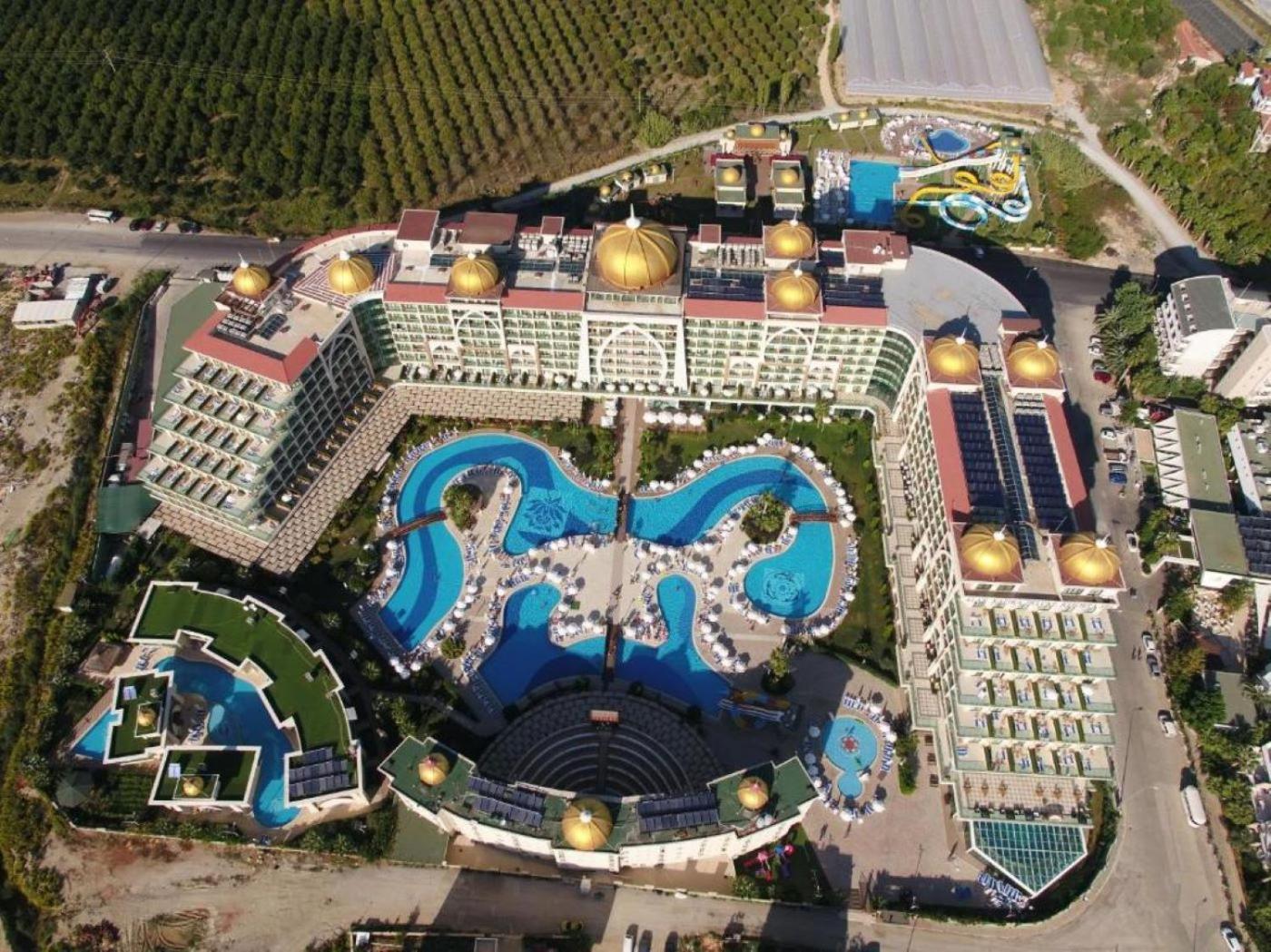 Xafira Deluxe & Hotel