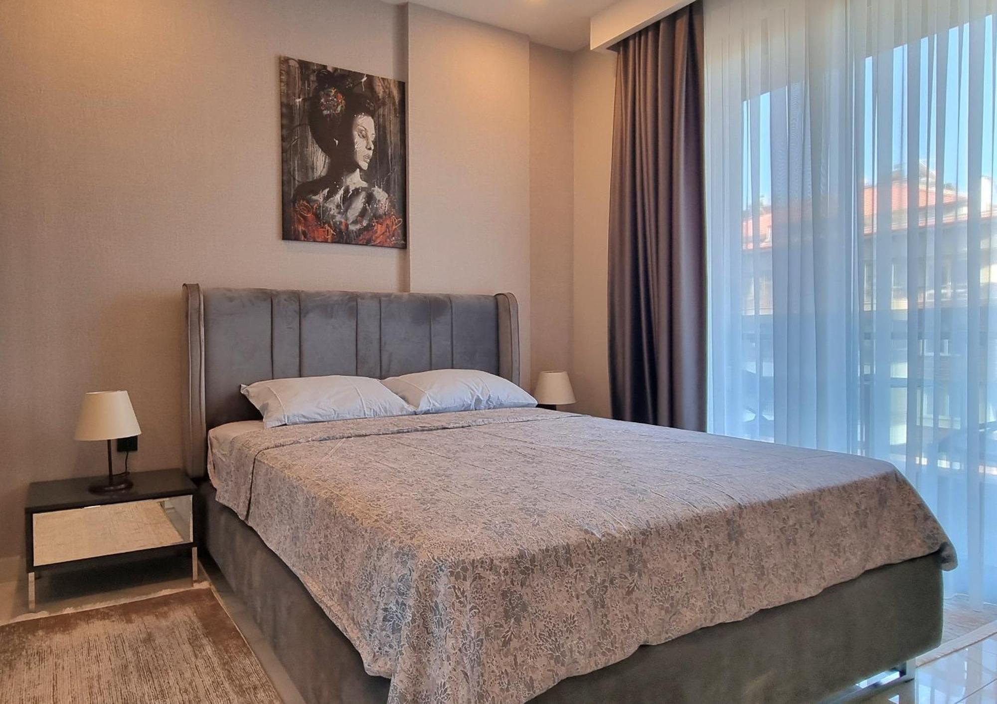 Cleopatra Apartment *