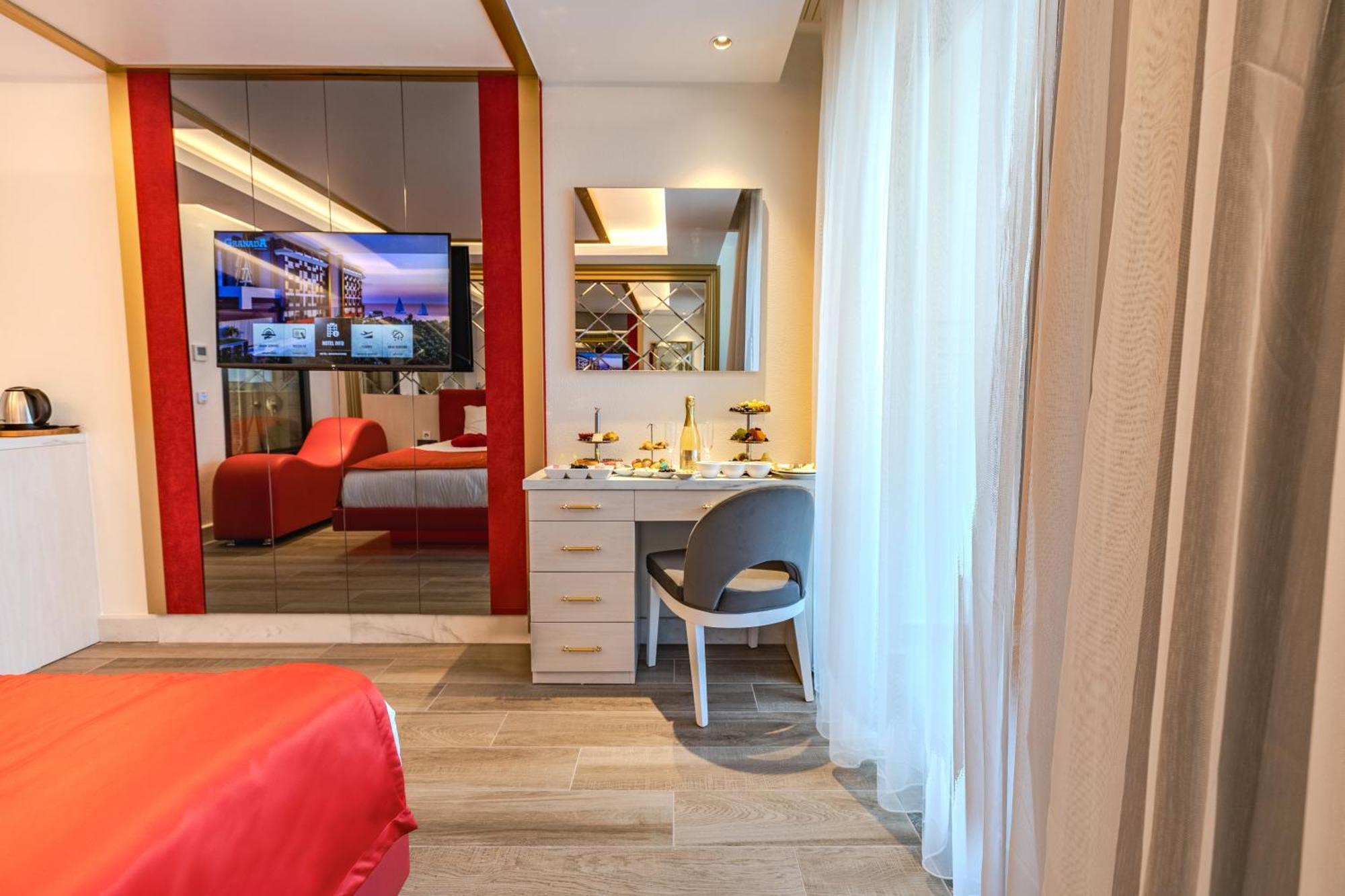 Hotel Granada Luxury Red Adult Only