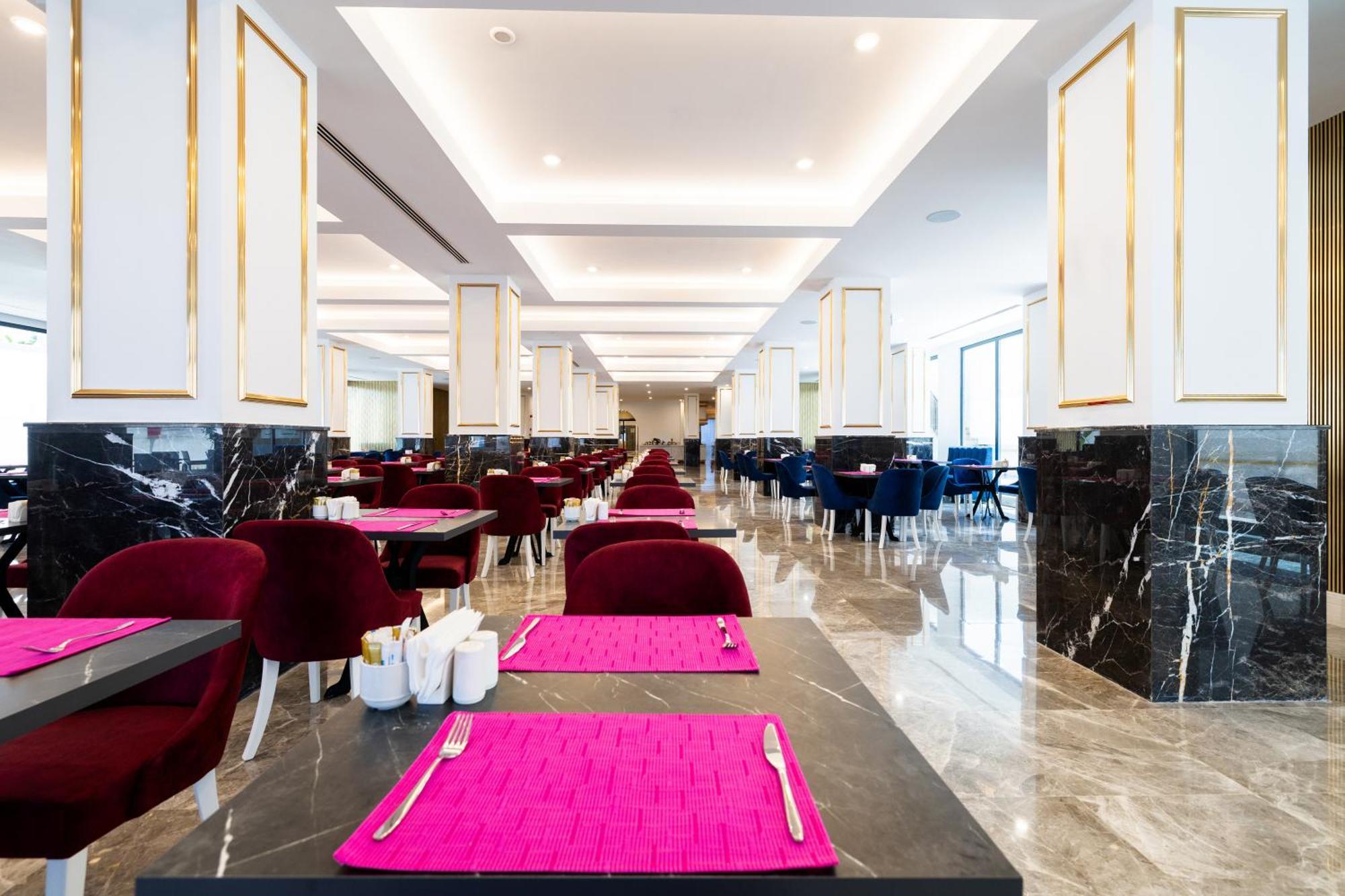Granada Luxury Red Adult Only Hotel