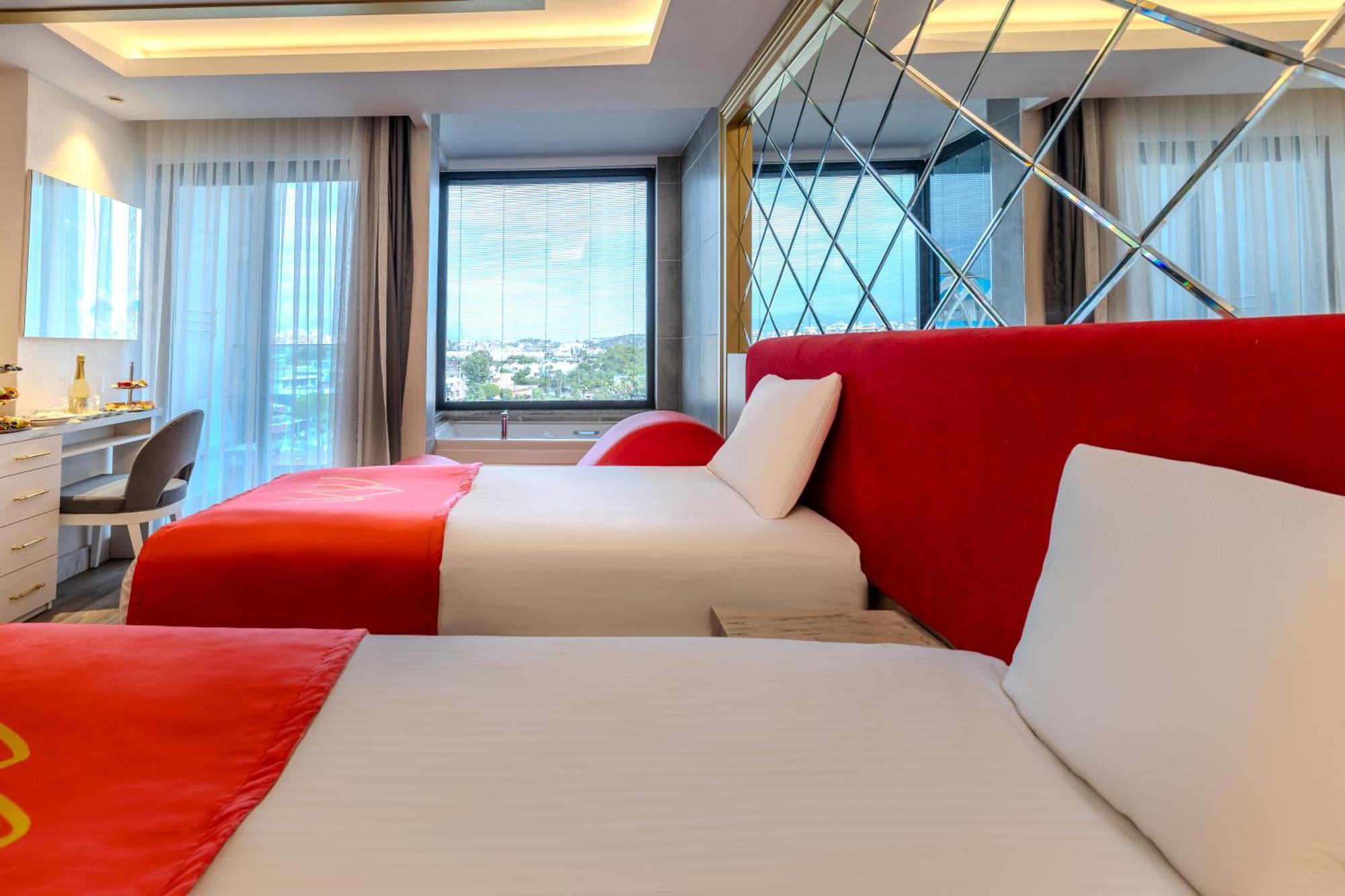 Granada Luxury Red Adult Only 5*