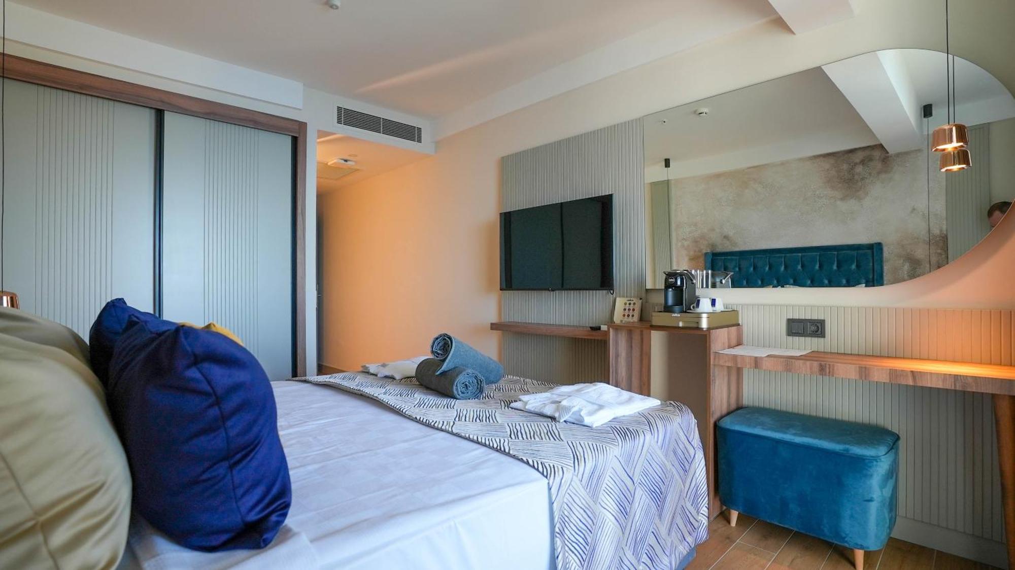 Ada Port Adults Only Hotel *
