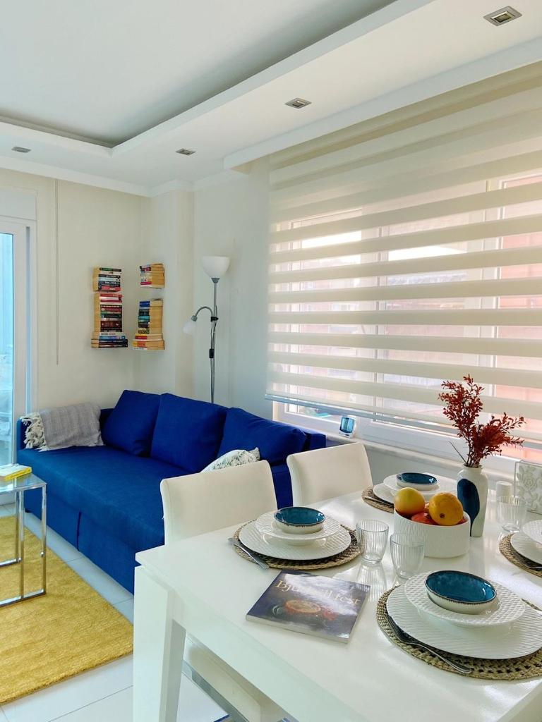 Hygge Flat With Heated Floors & Sunny Balcony! Apartment *