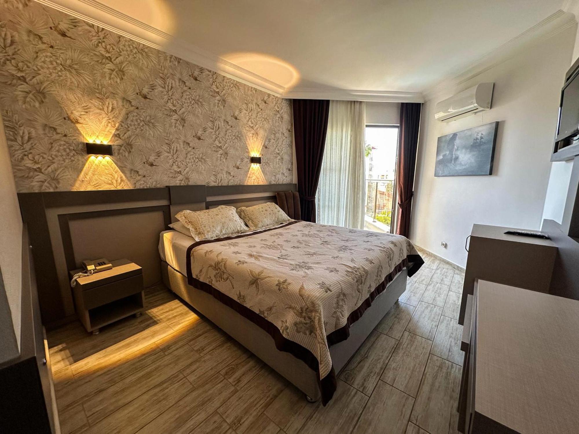 Monte Carlo Hotel 4*