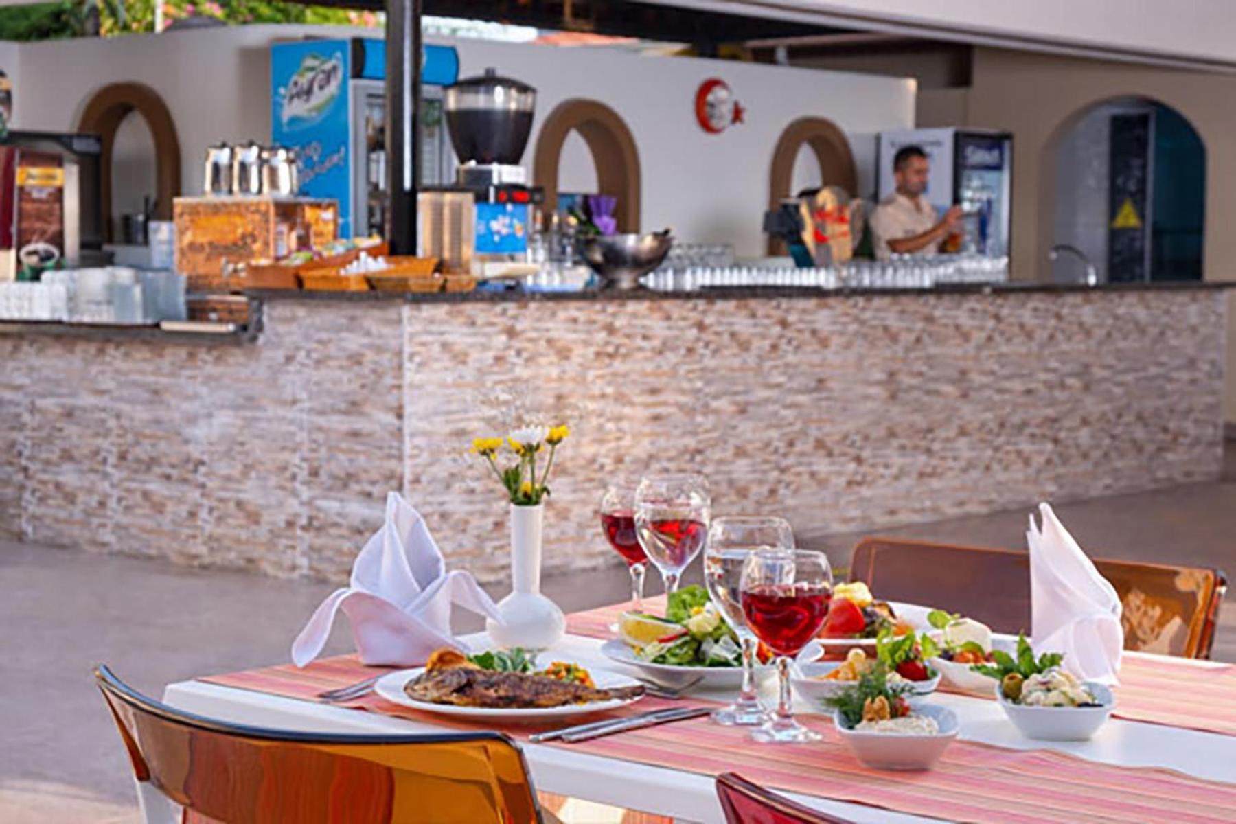 Otel Club Paradiso &
