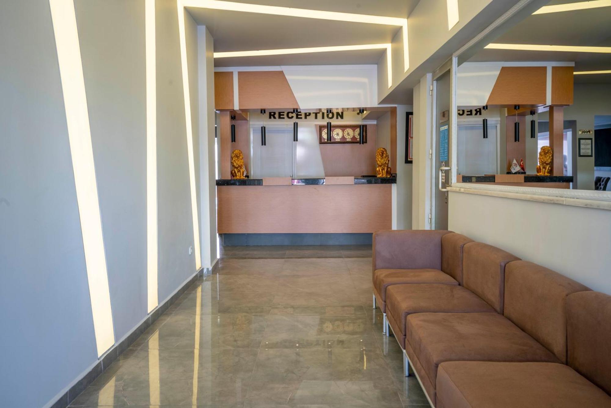 Otel Aslan Corner 3*