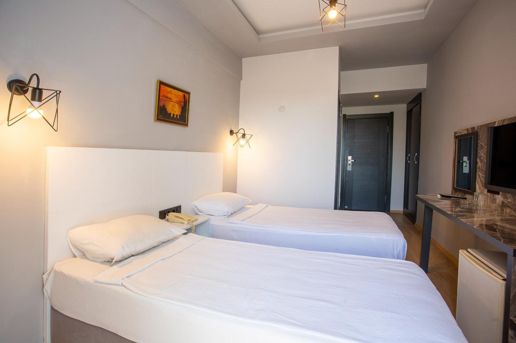 Hotel Aslan & 4*