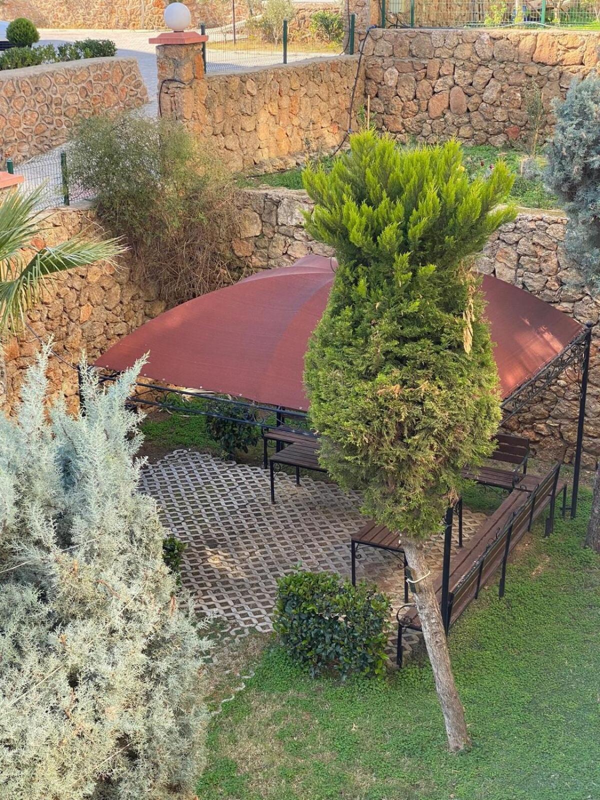 Apartment Kestel 100 Qm Teras, Pool