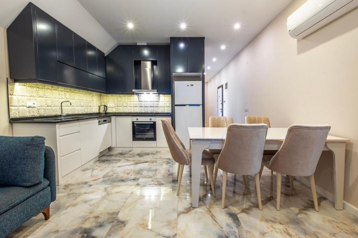 Appartement Duplex In Cleopatra, 200 M To The *