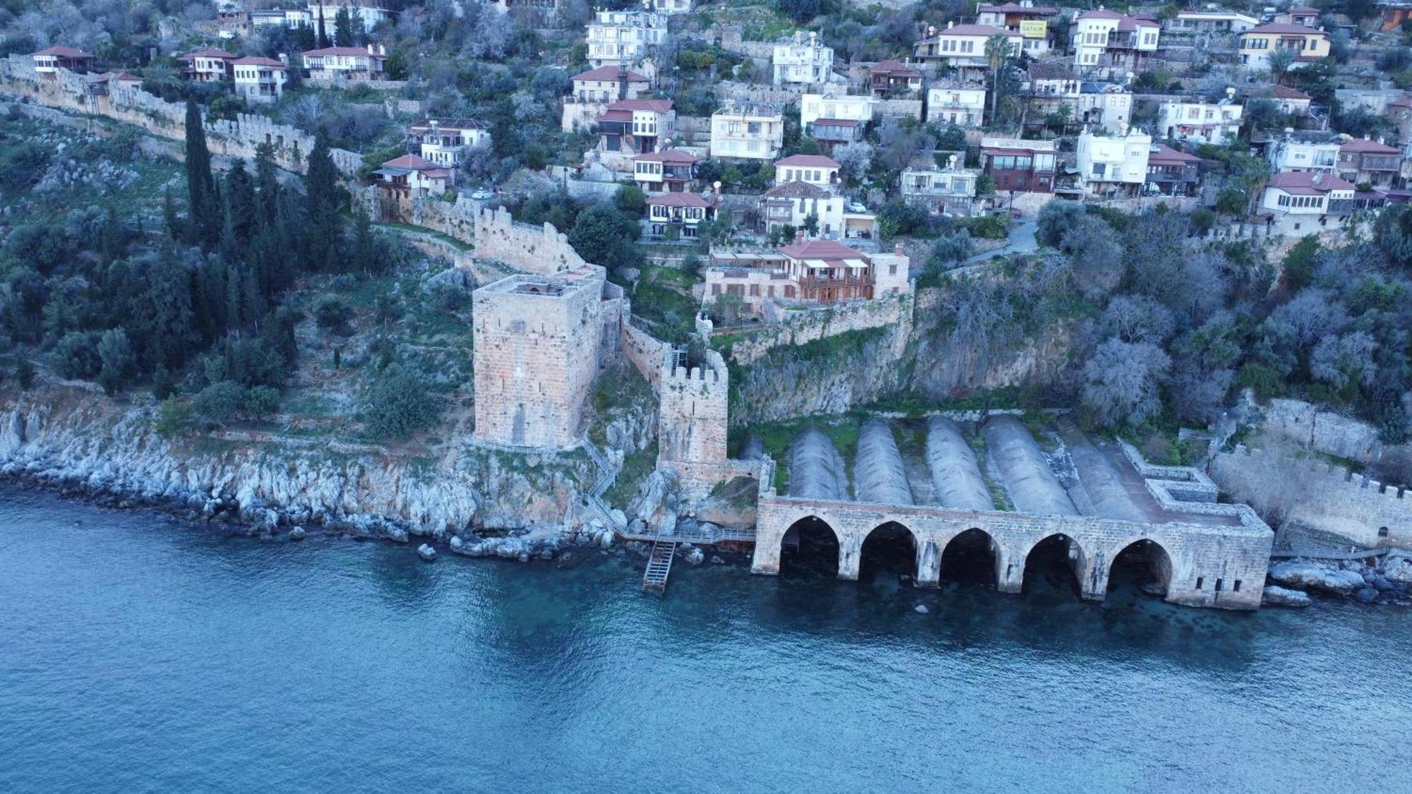 Escape To History In A Stunning Stone House With Garden And Sea View In The Heart Of Villa Alanya