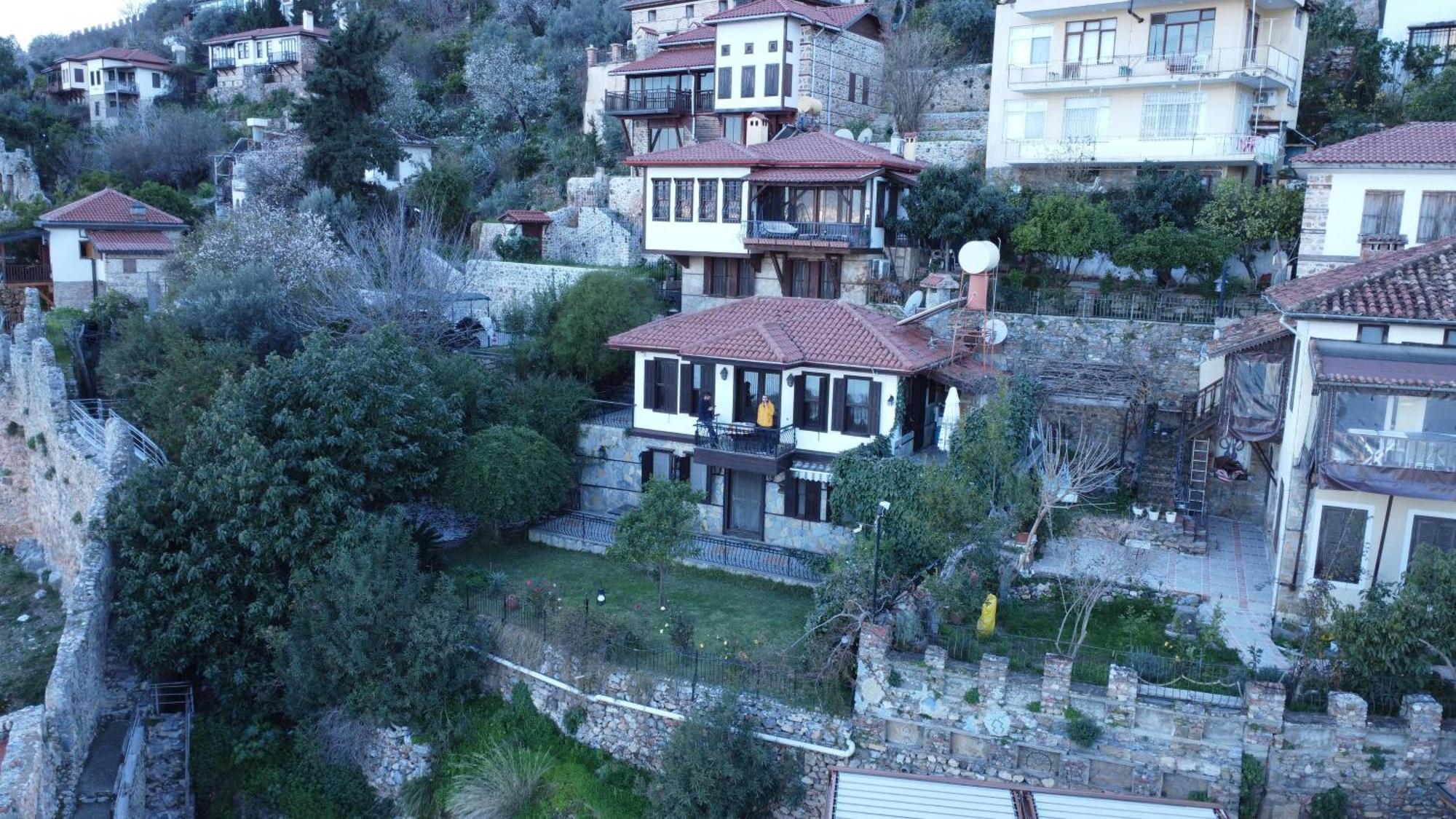 Escape To History In A Stunning Stone House With Garden And Sea View In The Heart Of *