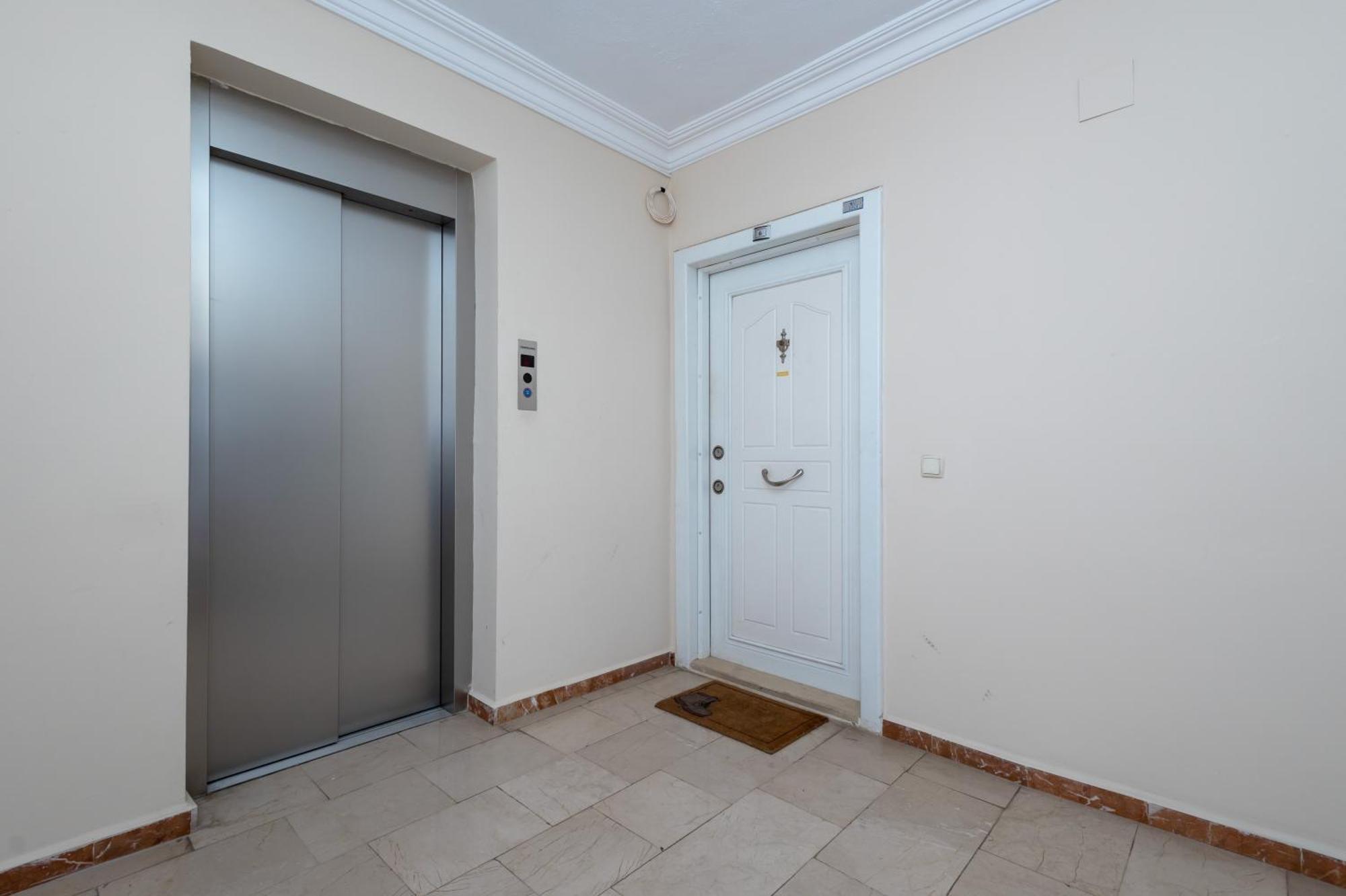 Center House - Double Or Whole Homestay *