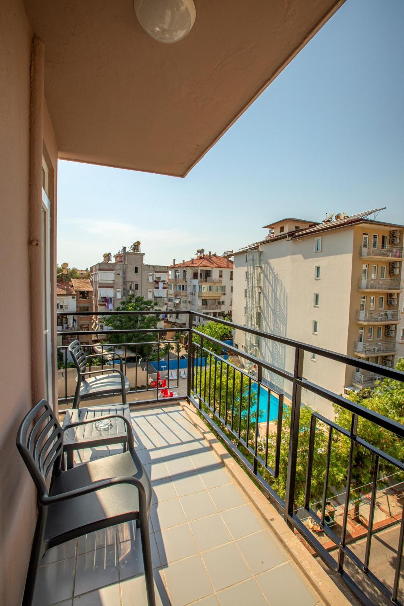 Perle Hotel 3*