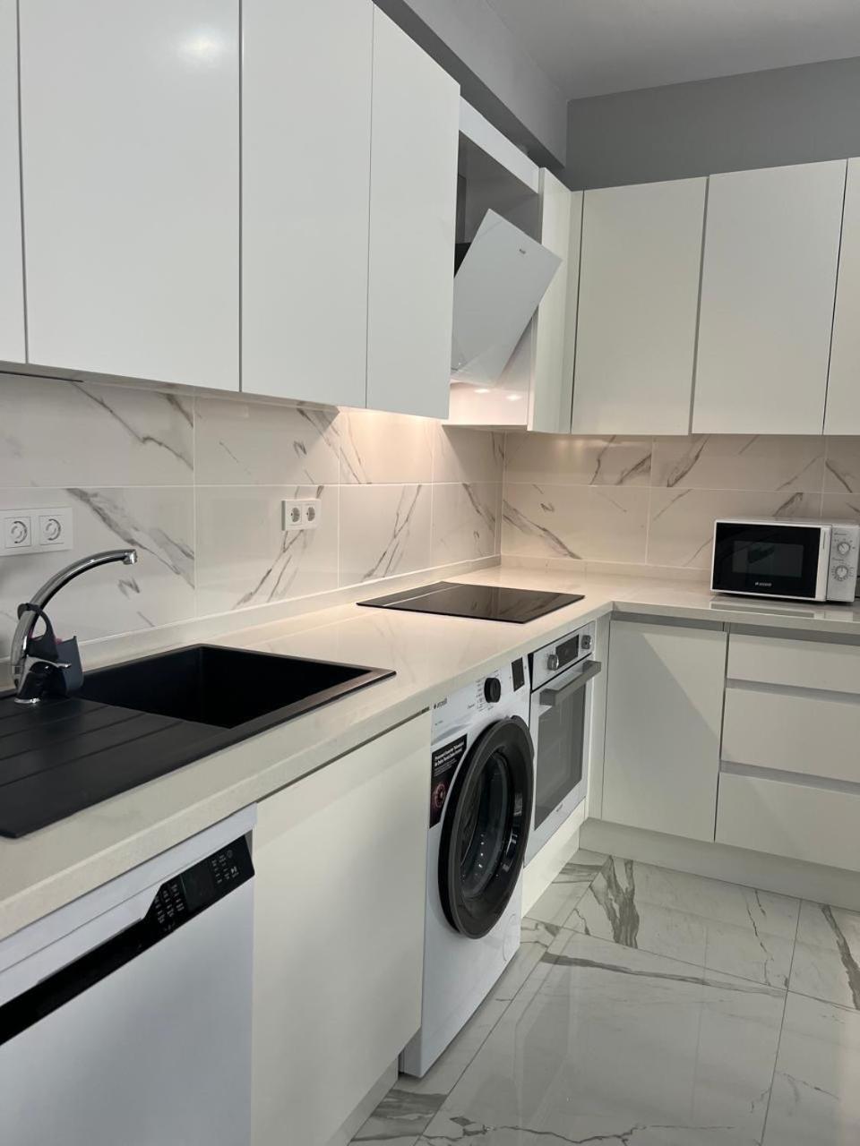Sa Apartments! 300m To The & Yekta Mall *