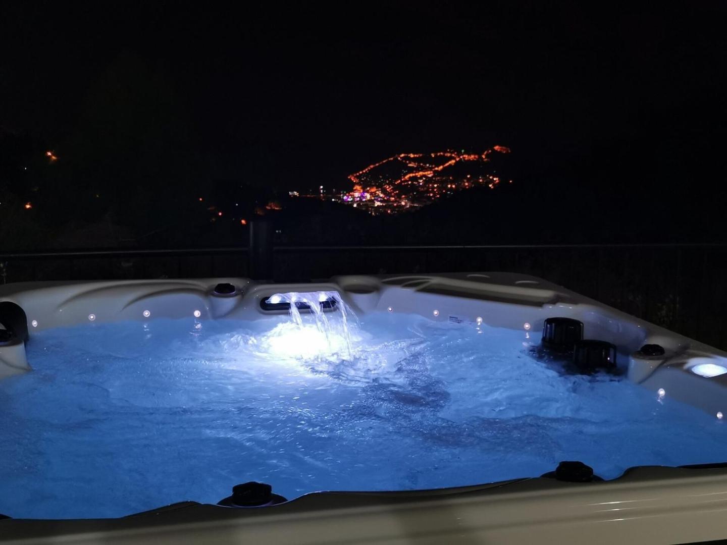 With A Pool And Jacuzzi Alanya