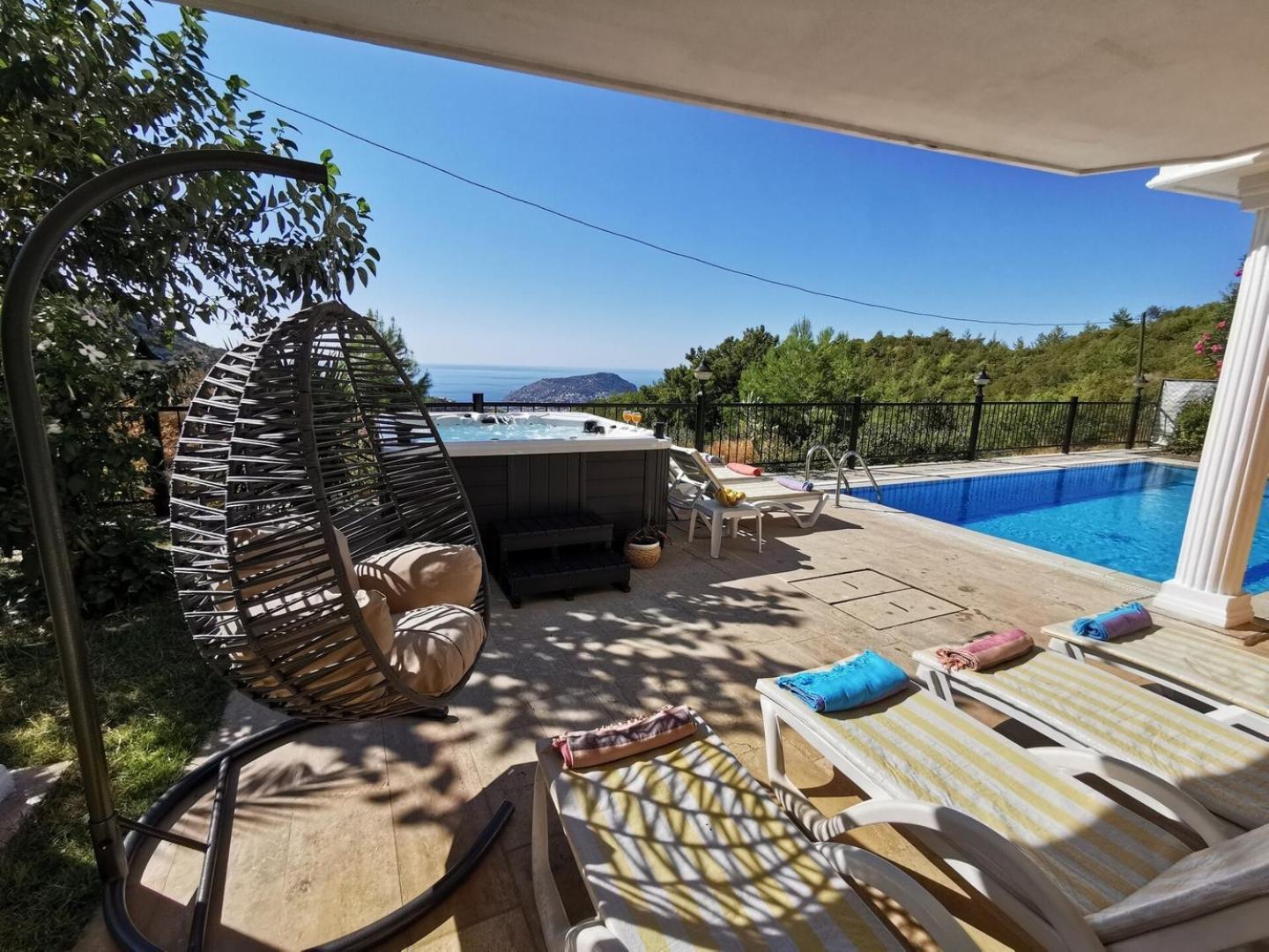 Holiday home With A Pool And Jacuzzi