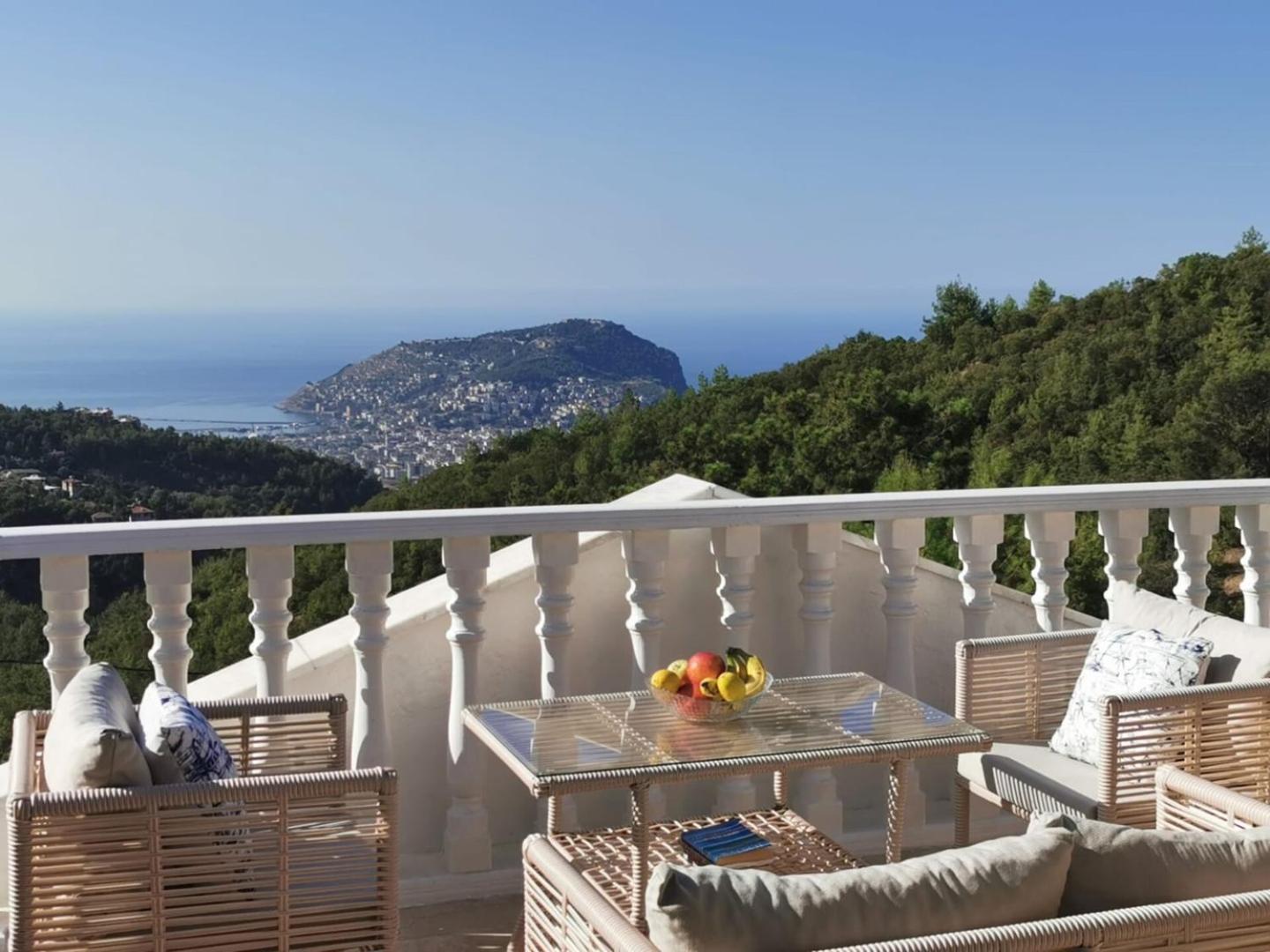 With A Pool And Jacuzzi Holiday home Alanya
