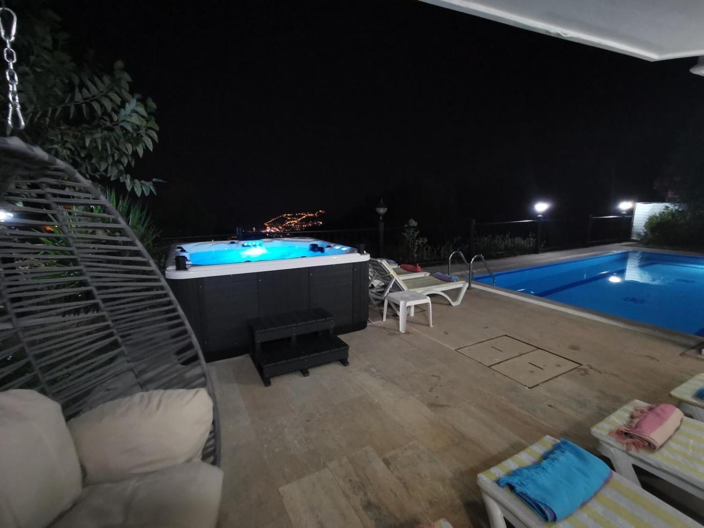 Holiday home With A Pool And Jacuzzi *