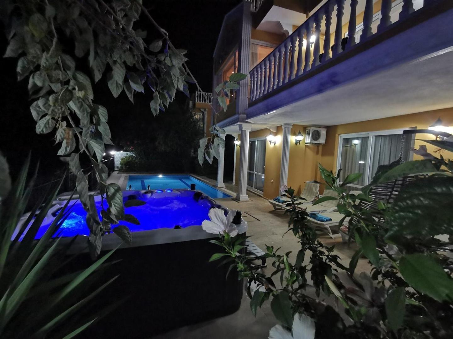 With A Pool And Jacuzzi Holiday home