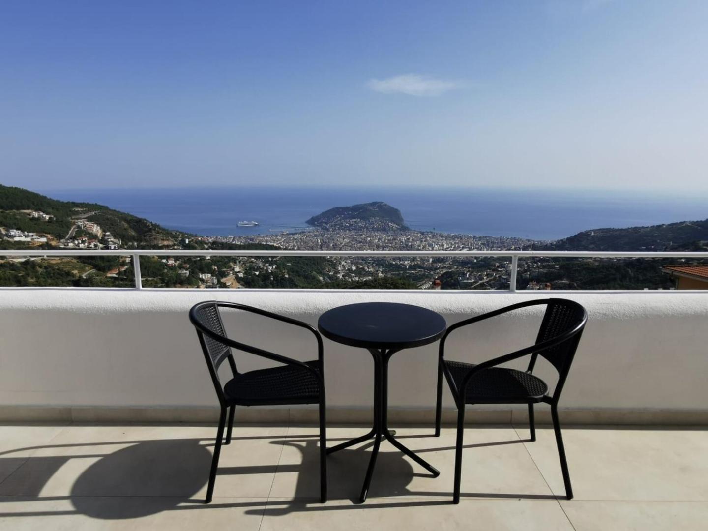 Panoramic With A Pool Holiday home *