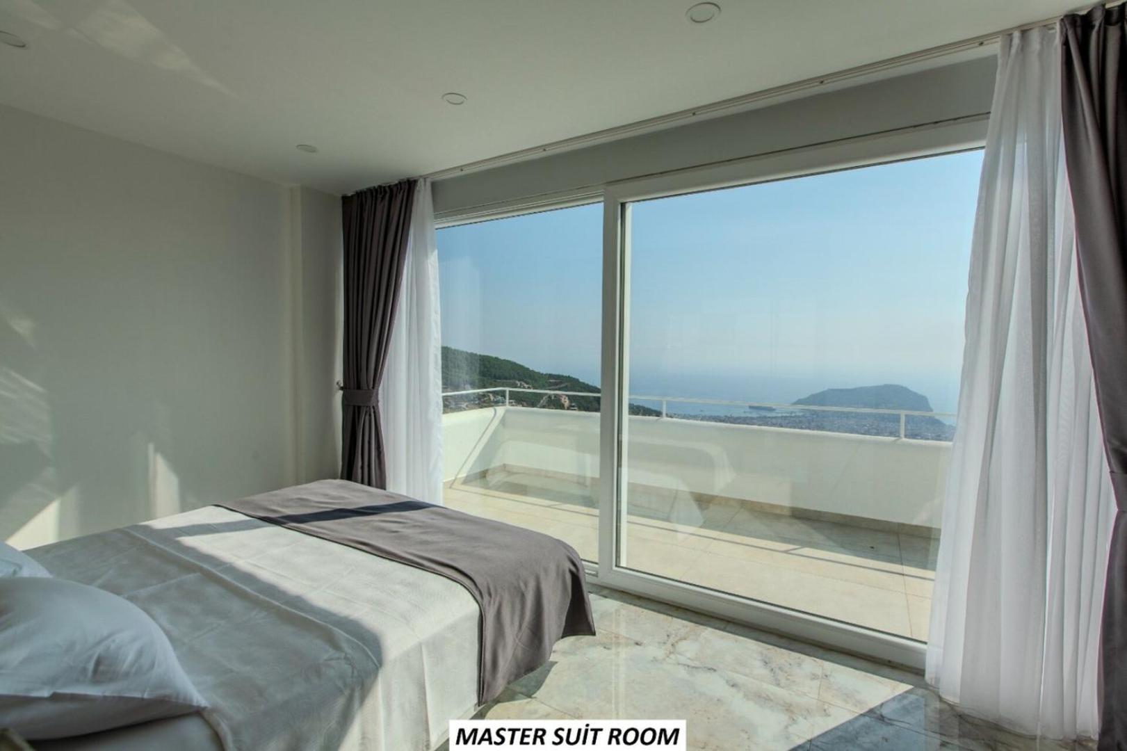 Panoramic With A Pool Holiday home
