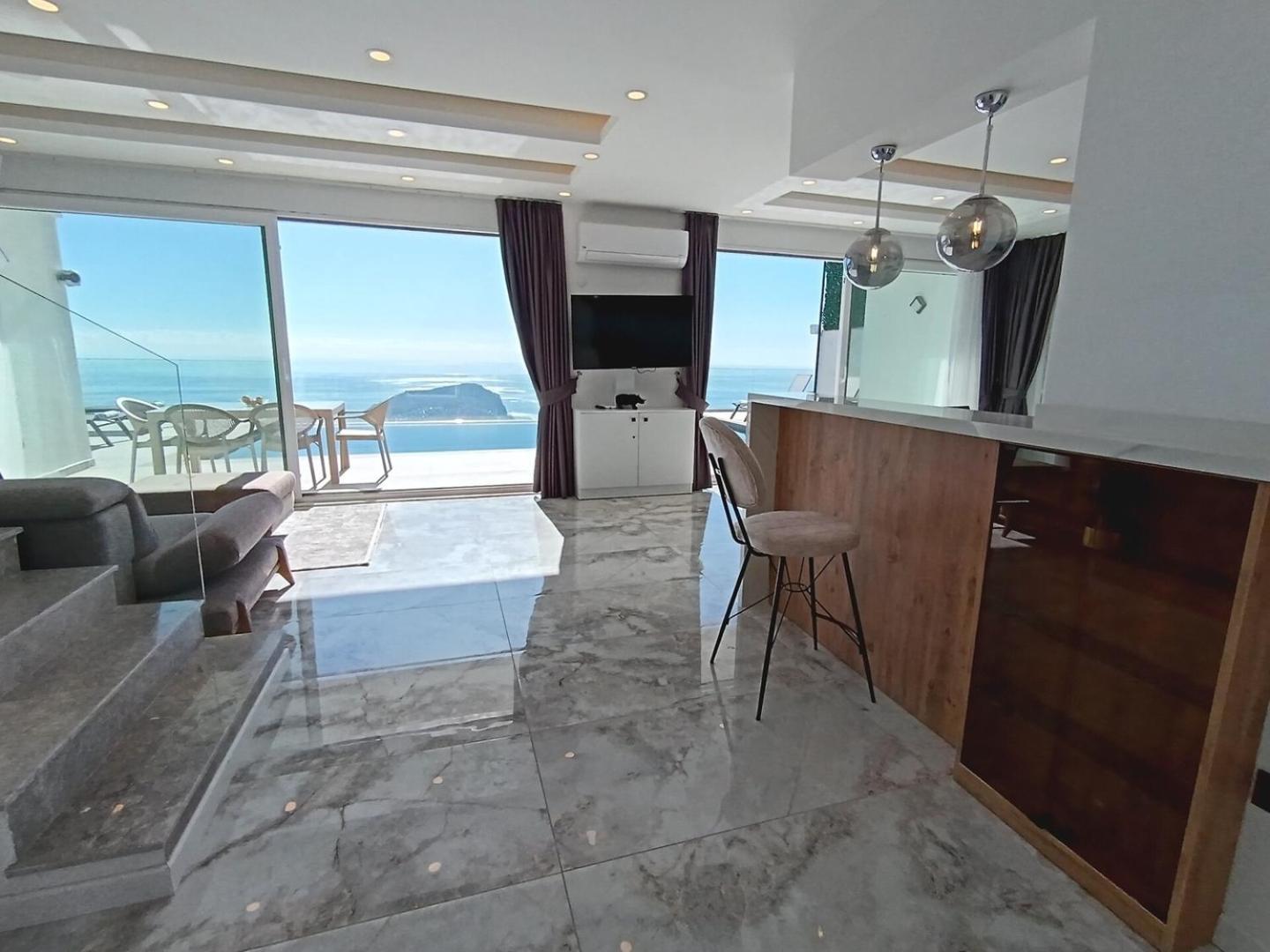 Luxury By The Coast