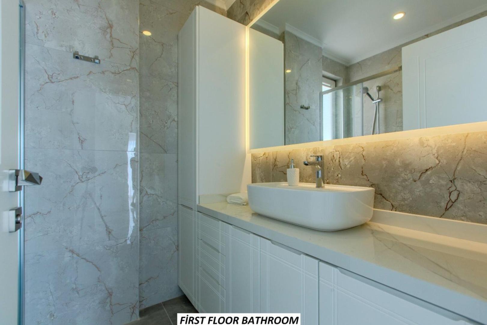 Charming With A Pool Holiday home *