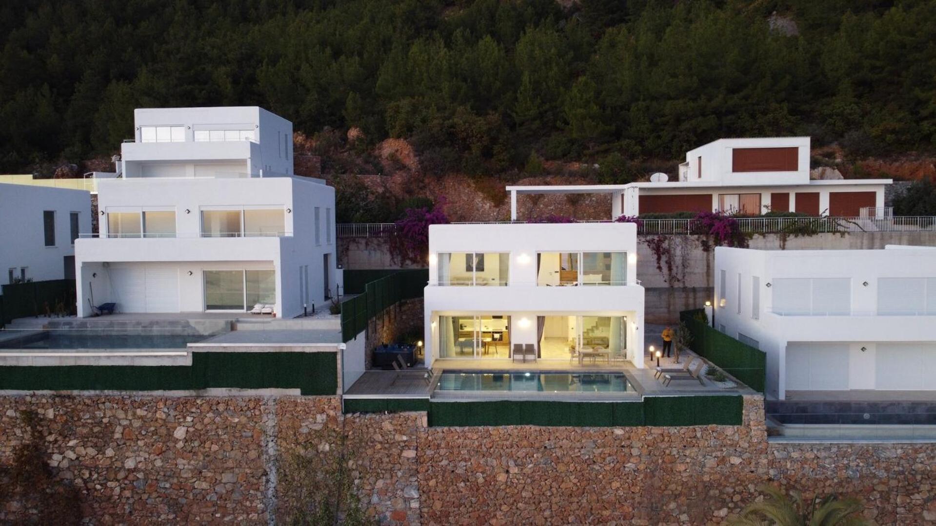 Charming With A Pool Holiday home *