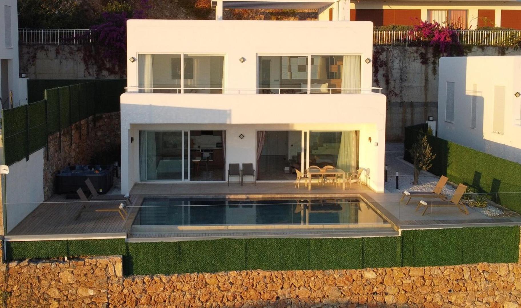 Charming With A Pool