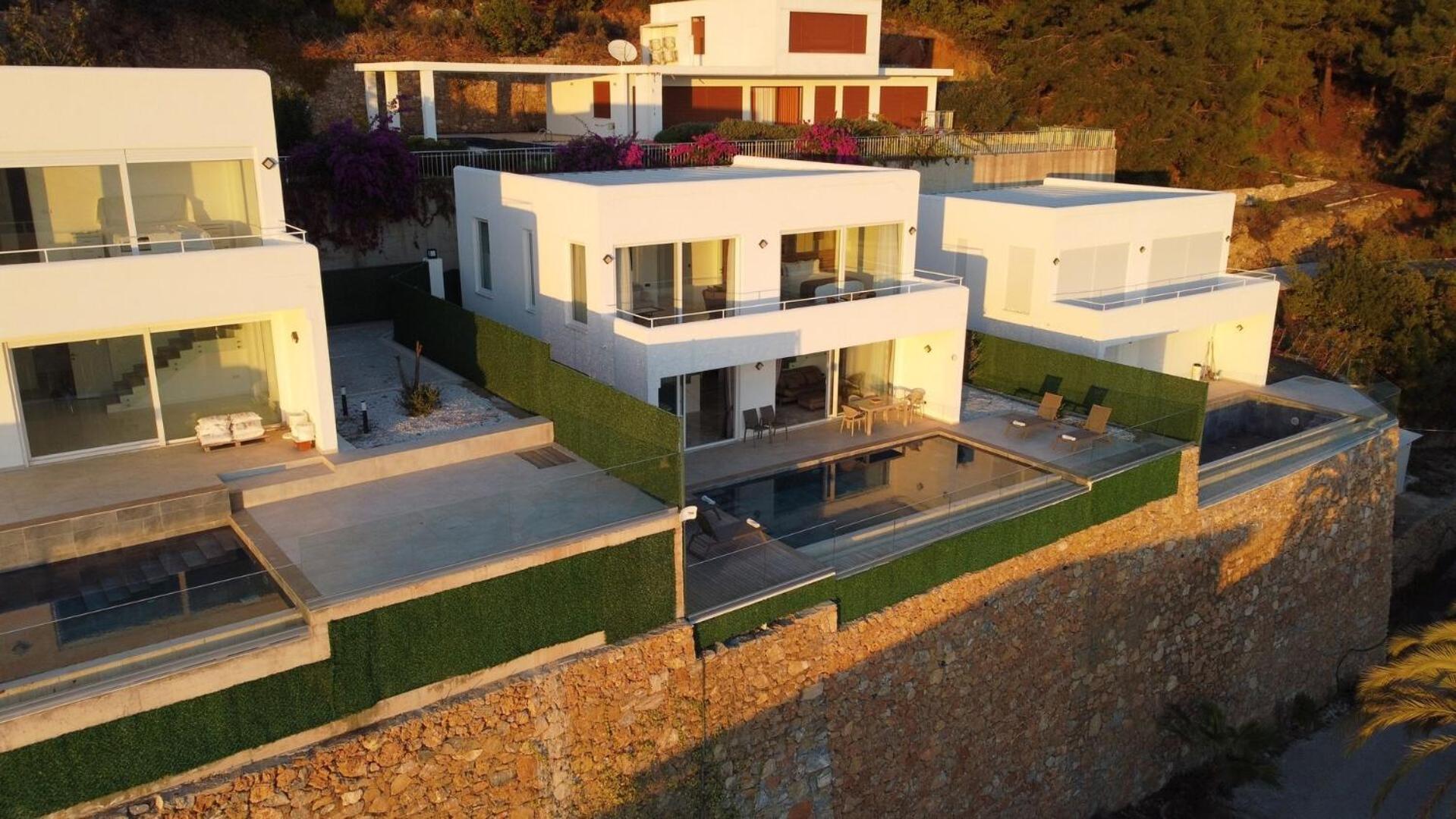 Charming With A Pool Holiday home *
