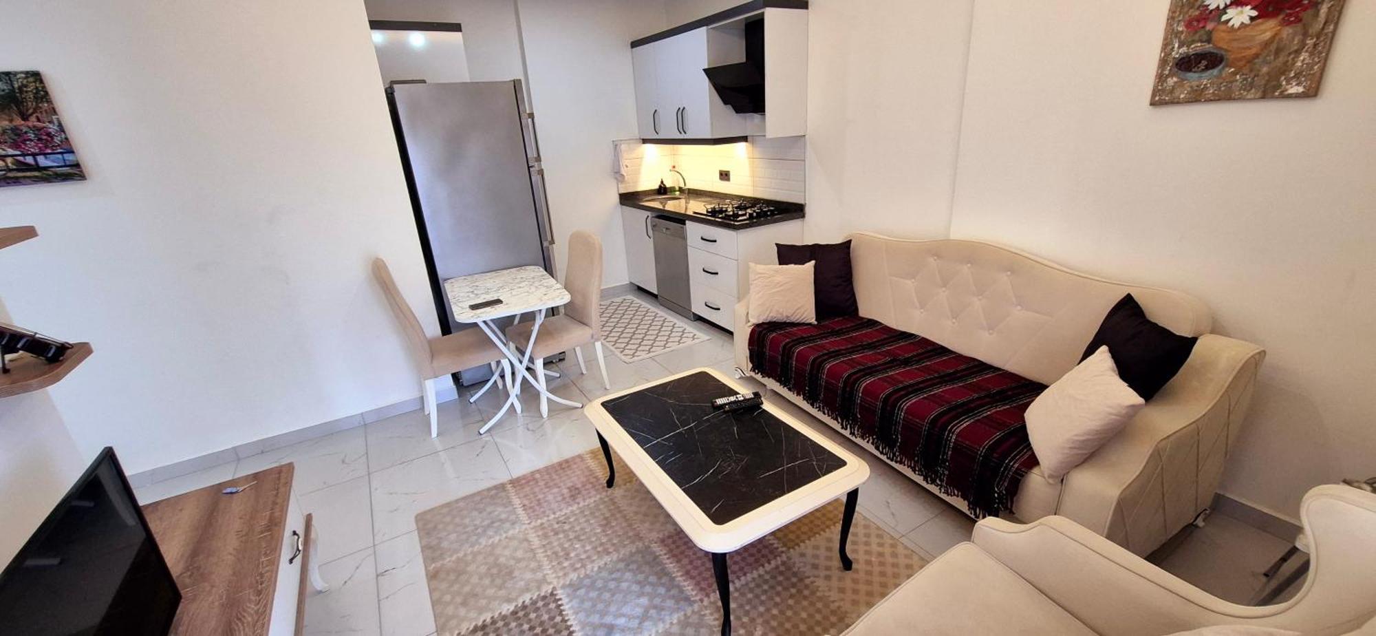 Life 6 Apartment *