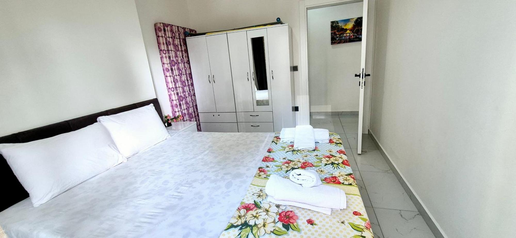 Life 6 Apartment