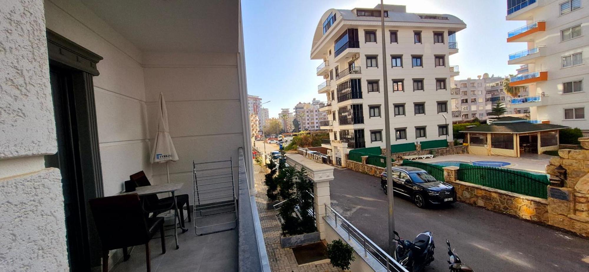 Life 6 Apartment